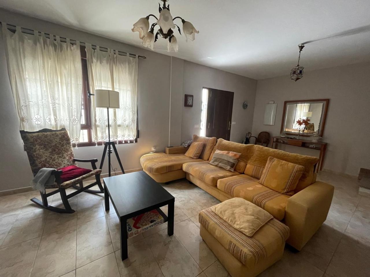 Casa de cuatro habitaciones