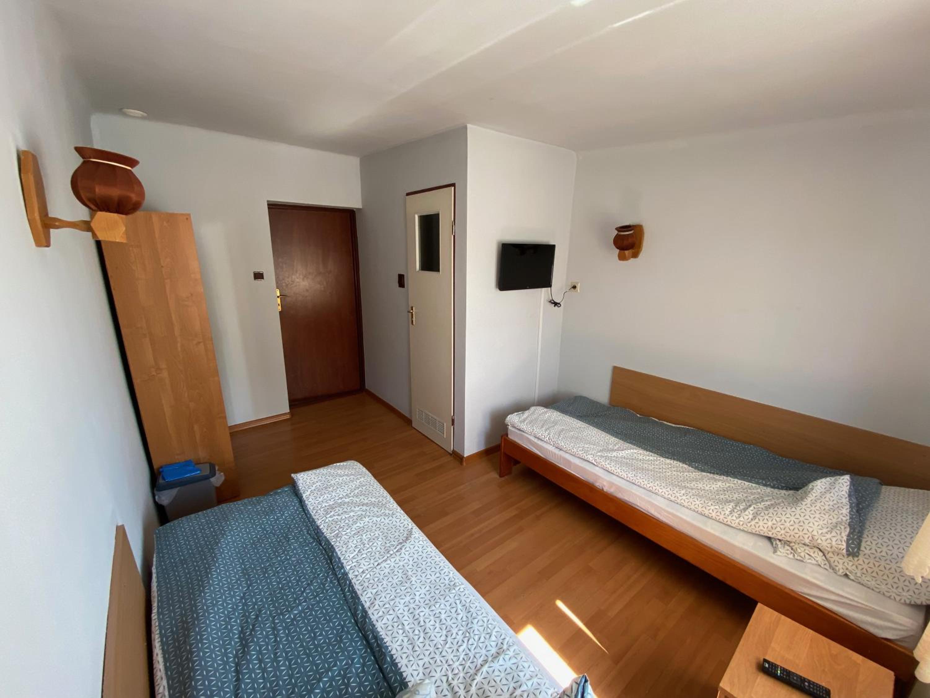 Small Twin Room photo 2