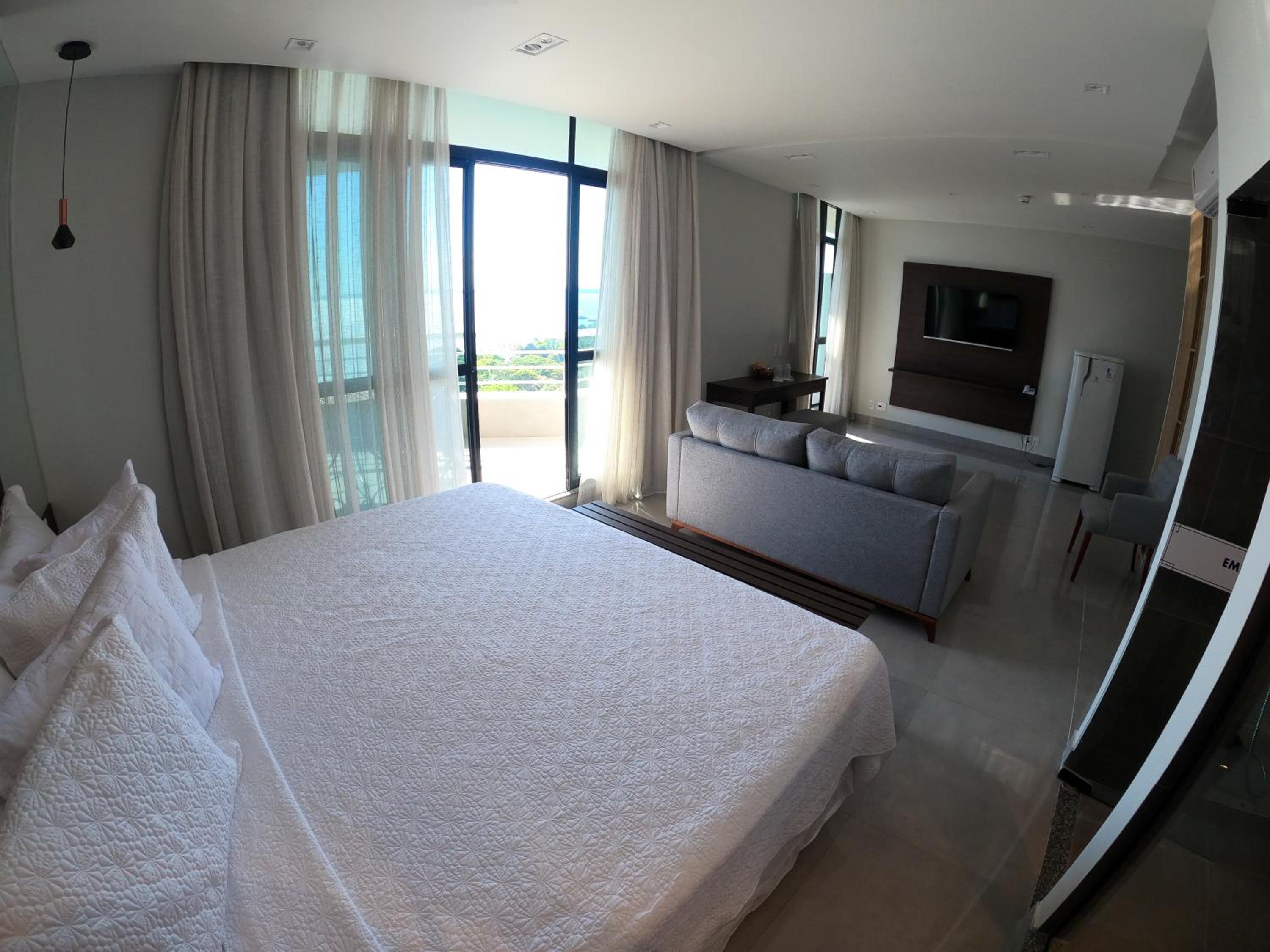 Deluxe Suite with Spa Bath photo 1