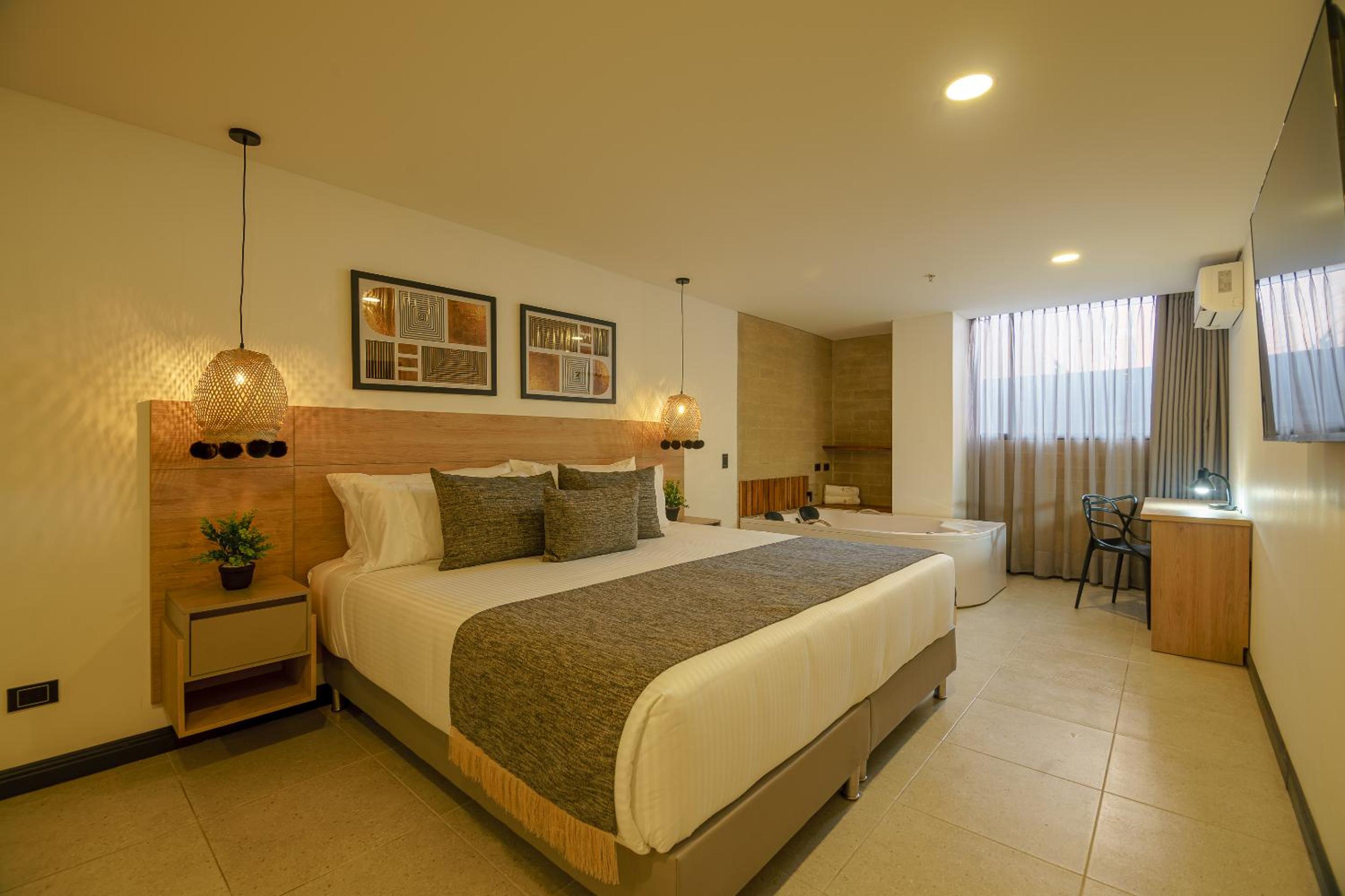 Queen Room with Spa Bath photo 3