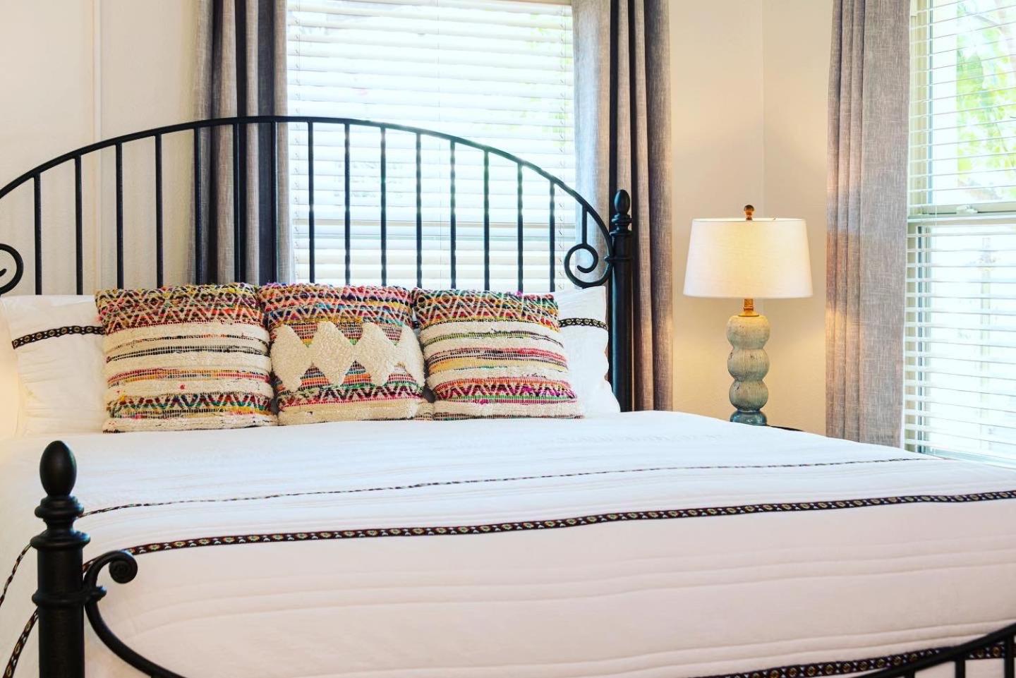 Deluxe King Room photo 3