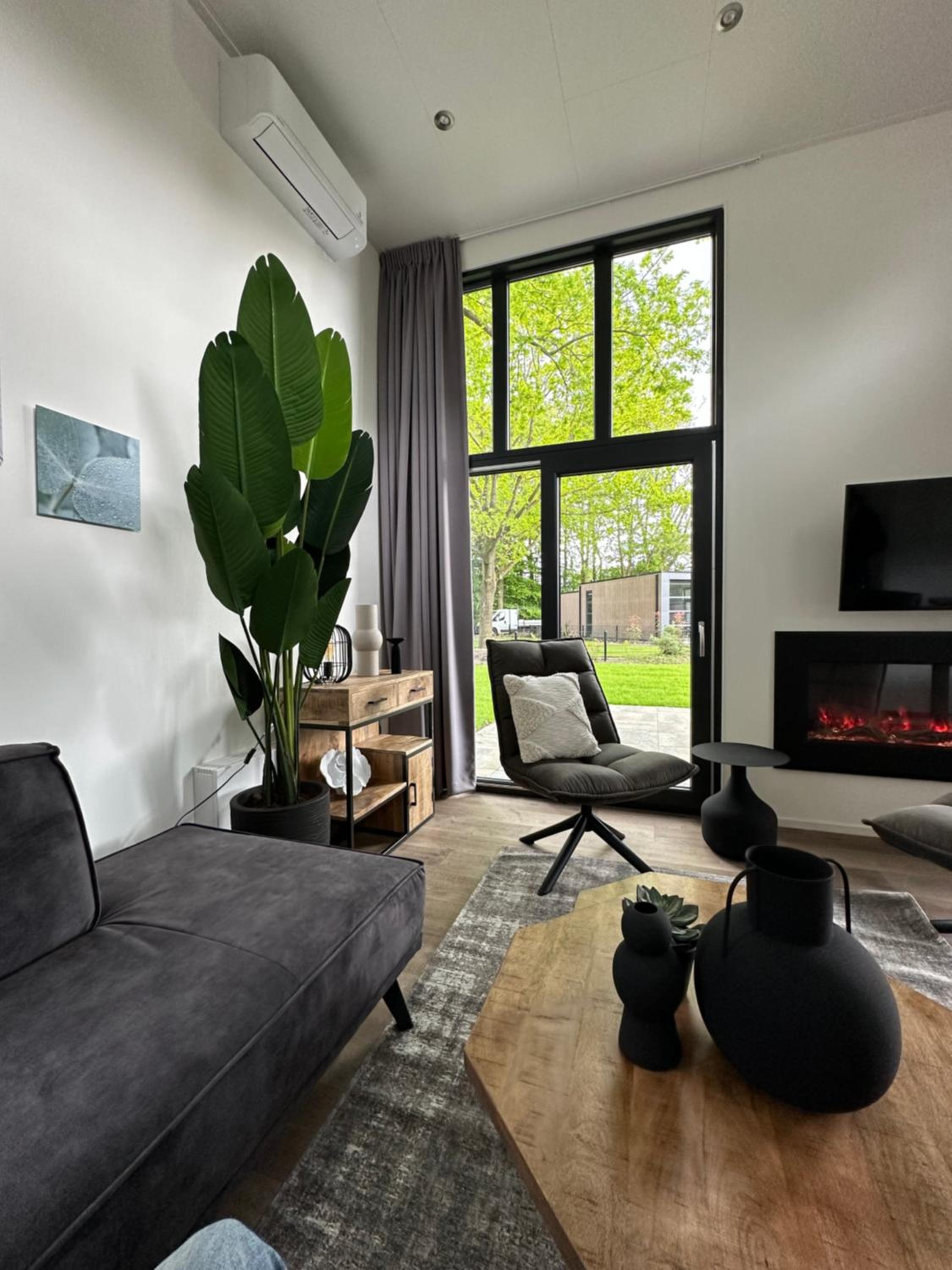 Three-Bedroom Apartment photo 1