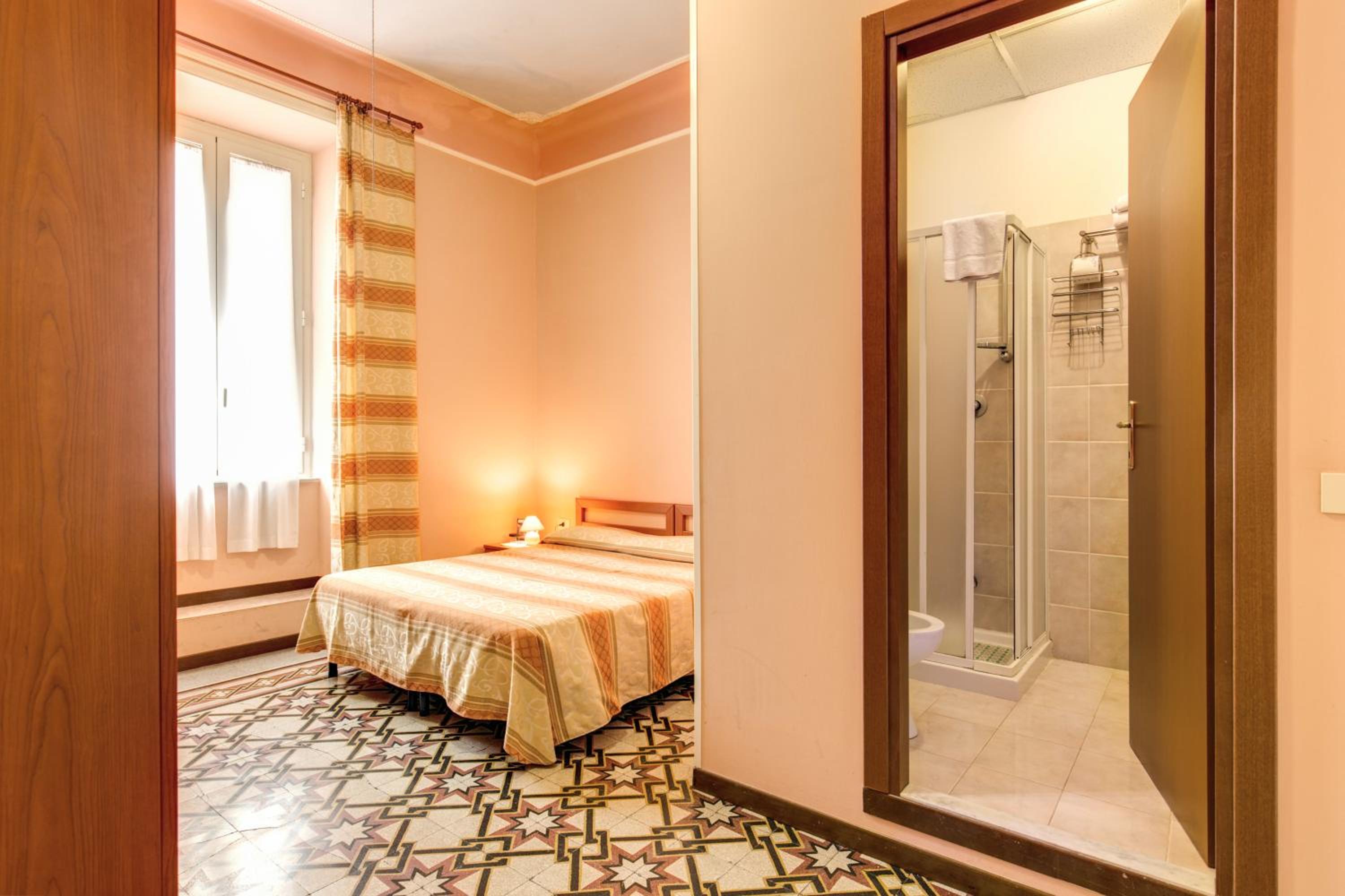 Double or Twin Room photo 3