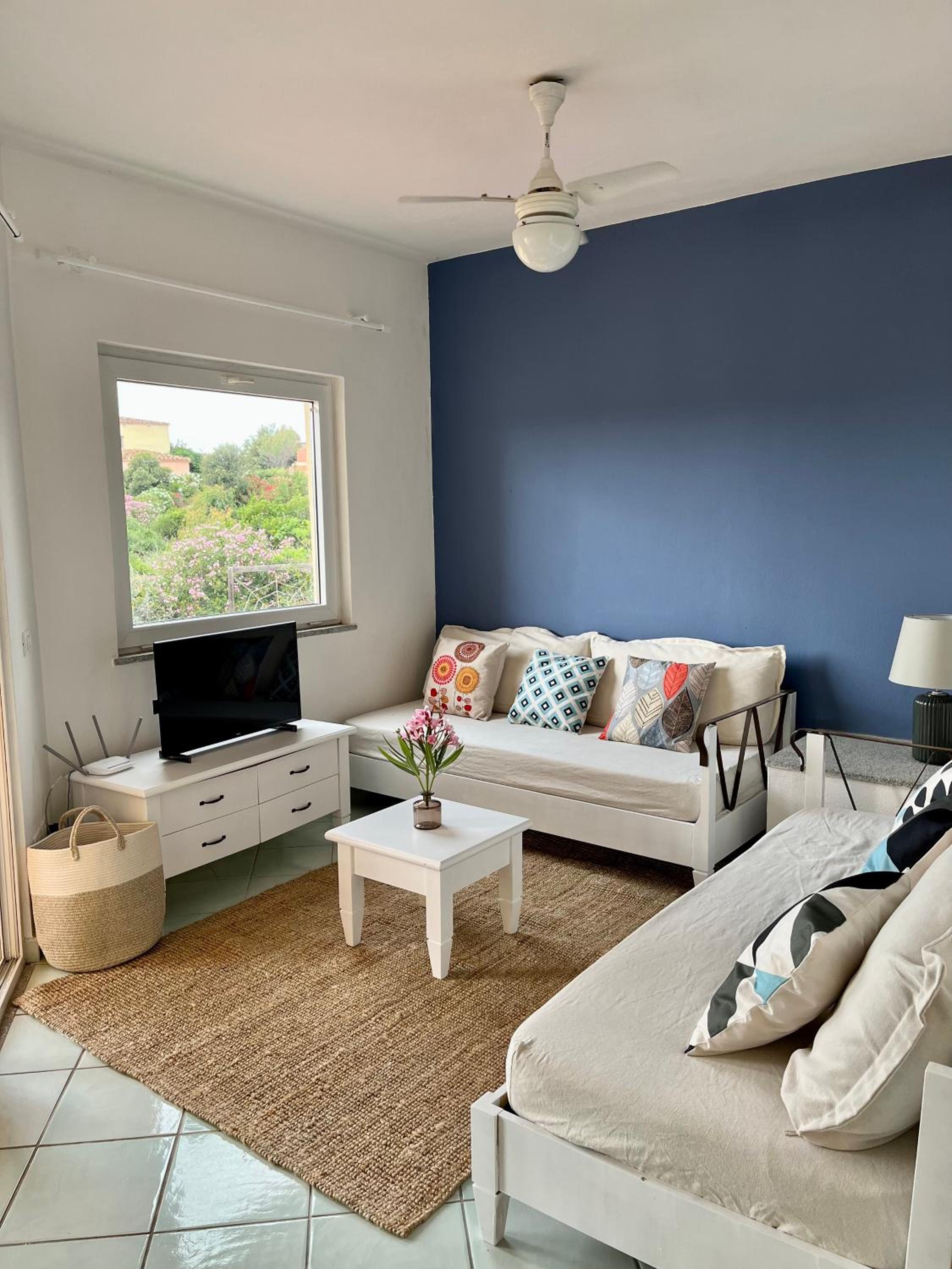 One-Bedroom House photo 1