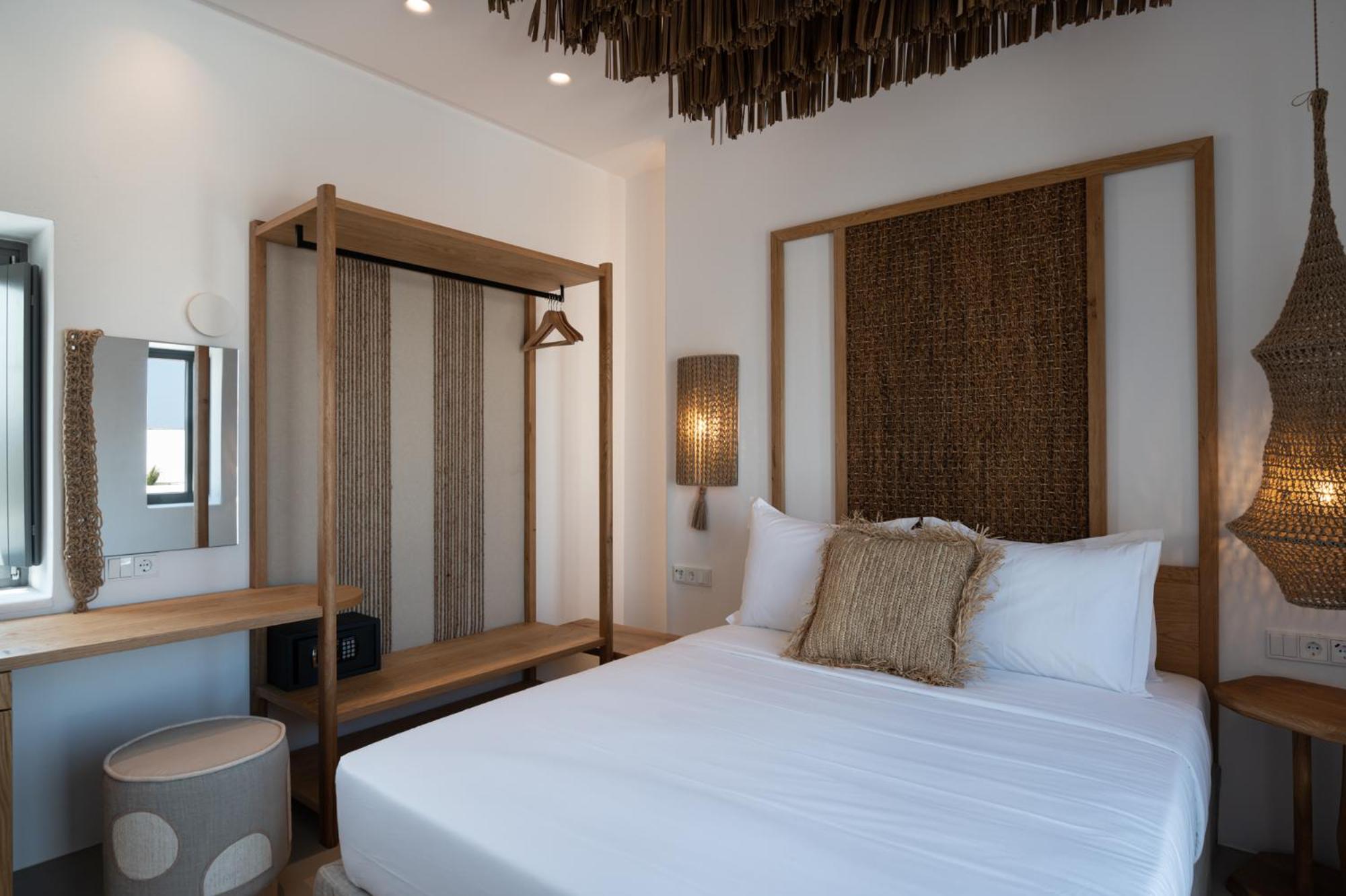 Suite with Private Pool - Photo 43