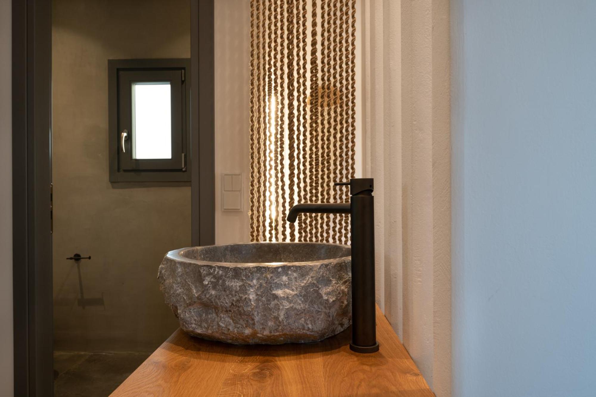 Suite with Private Pool - Photo 40
