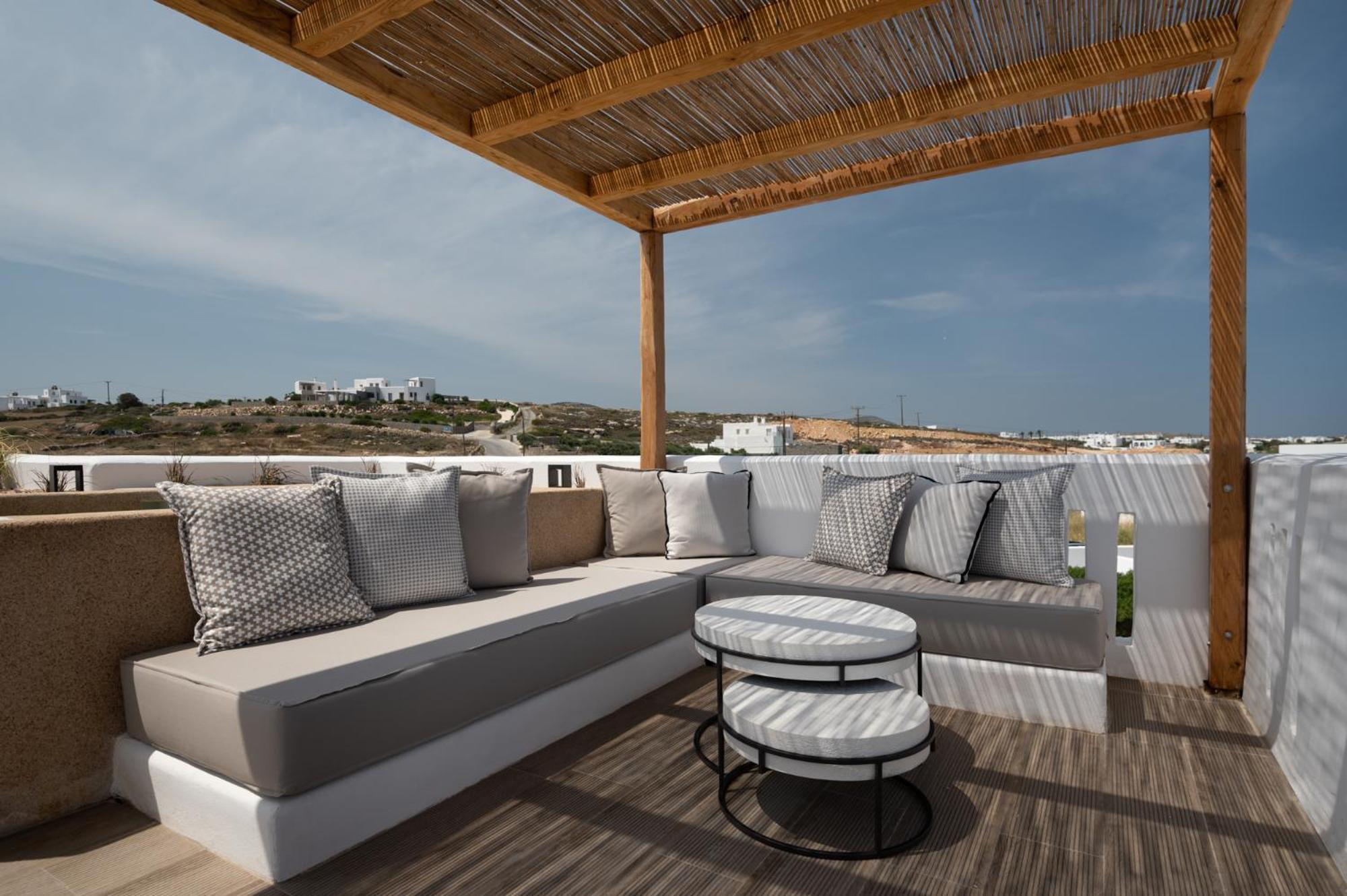 Suite with Private Pool - Photo 31
