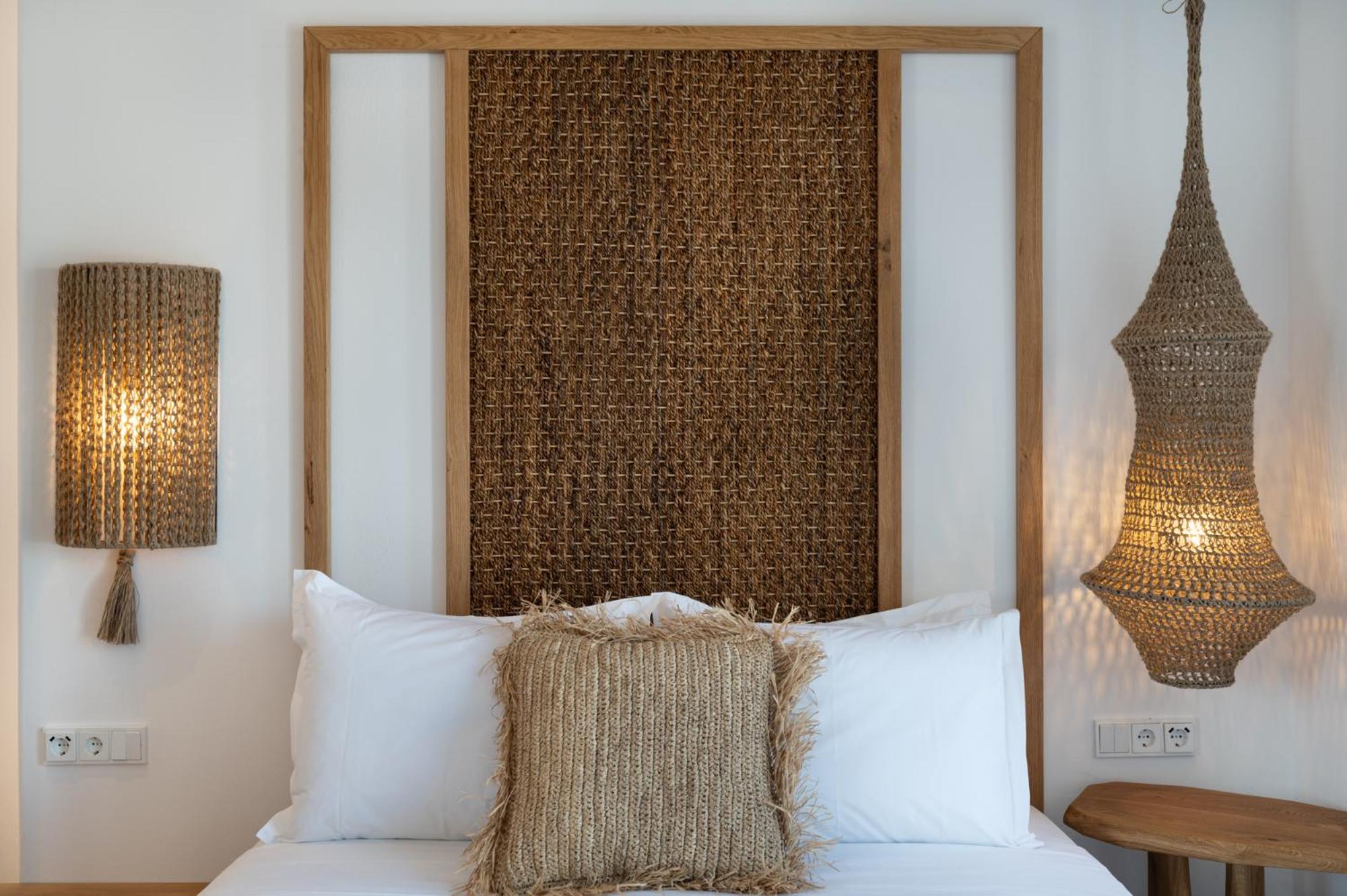 Suite with Private Pool - Photo 25
