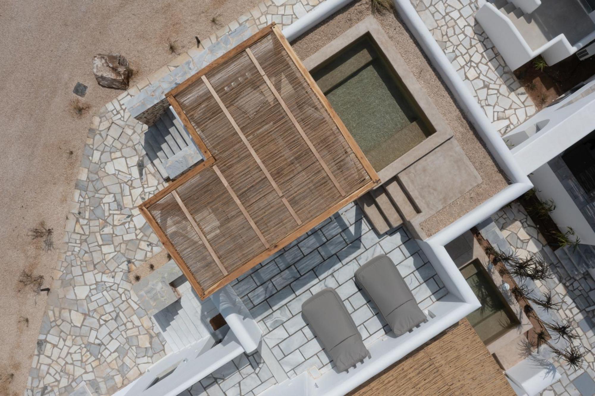 Suite with Private Pool - Photo 24