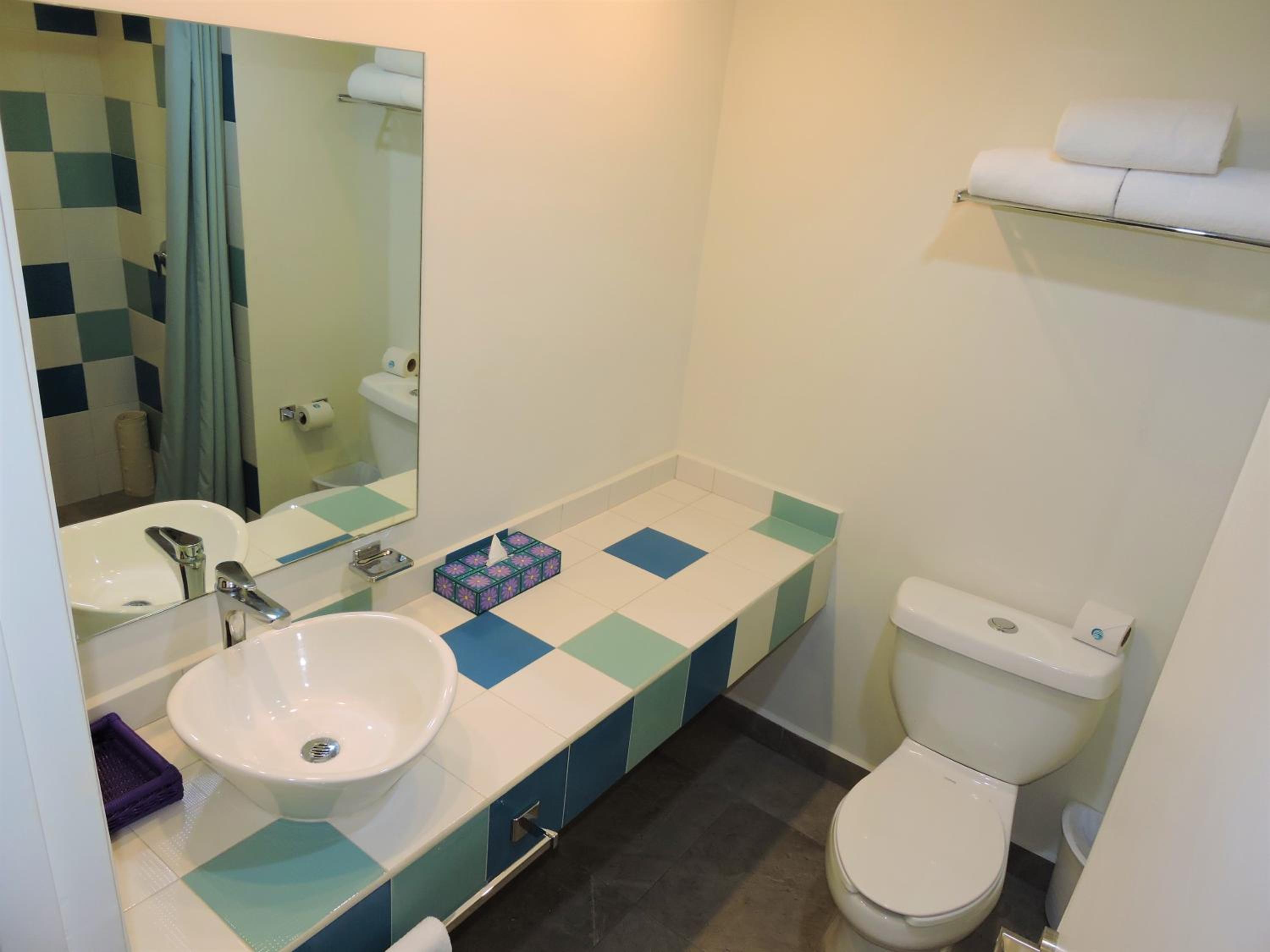 Deluxe Double Room with Side Sea View - Photo 9