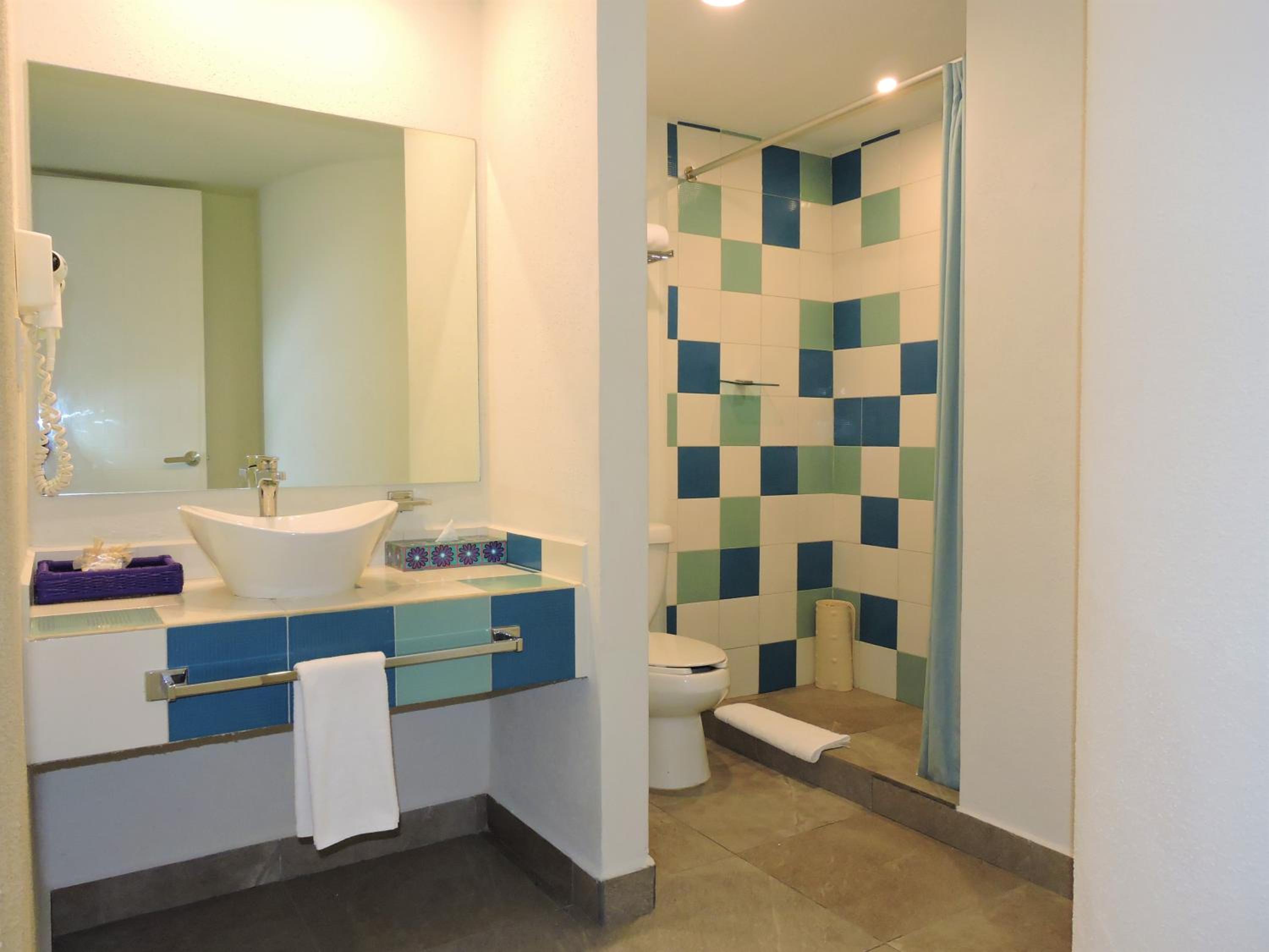 Deluxe Double Room with Side Sea View - Photo 3