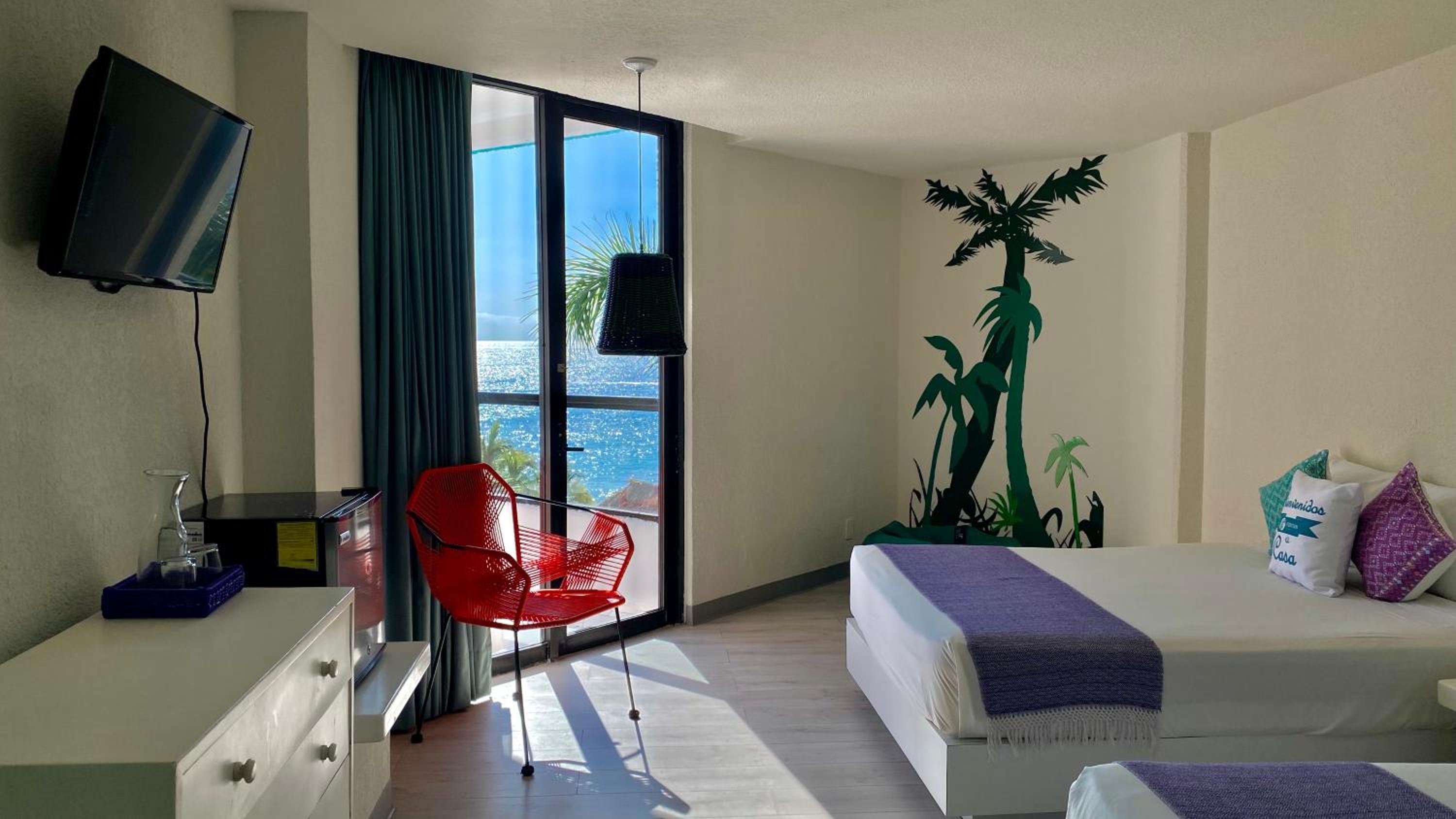 Deluxe Double Room with Side Sea View - Photo 1