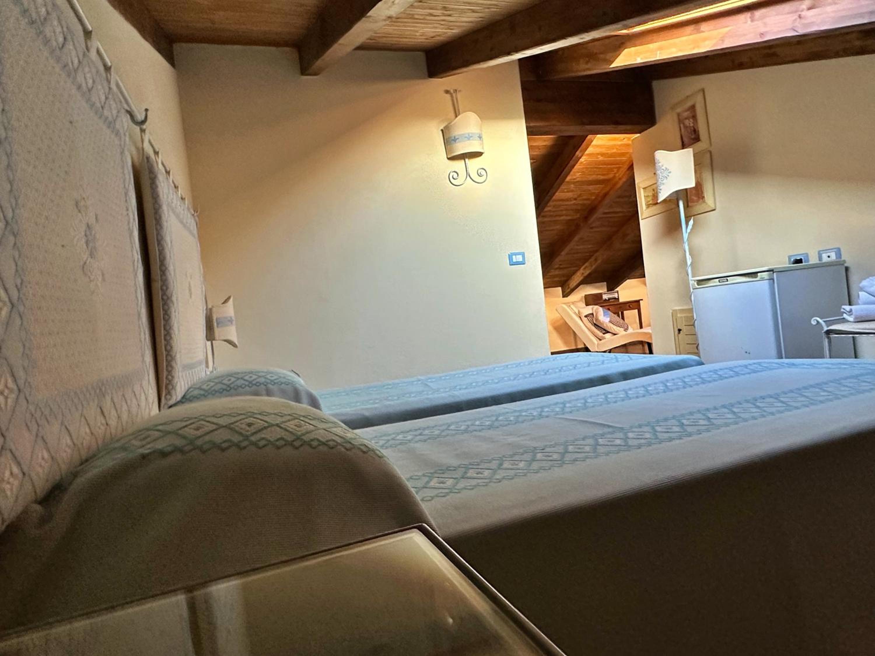 Classic Quadruple Room - Photo 20