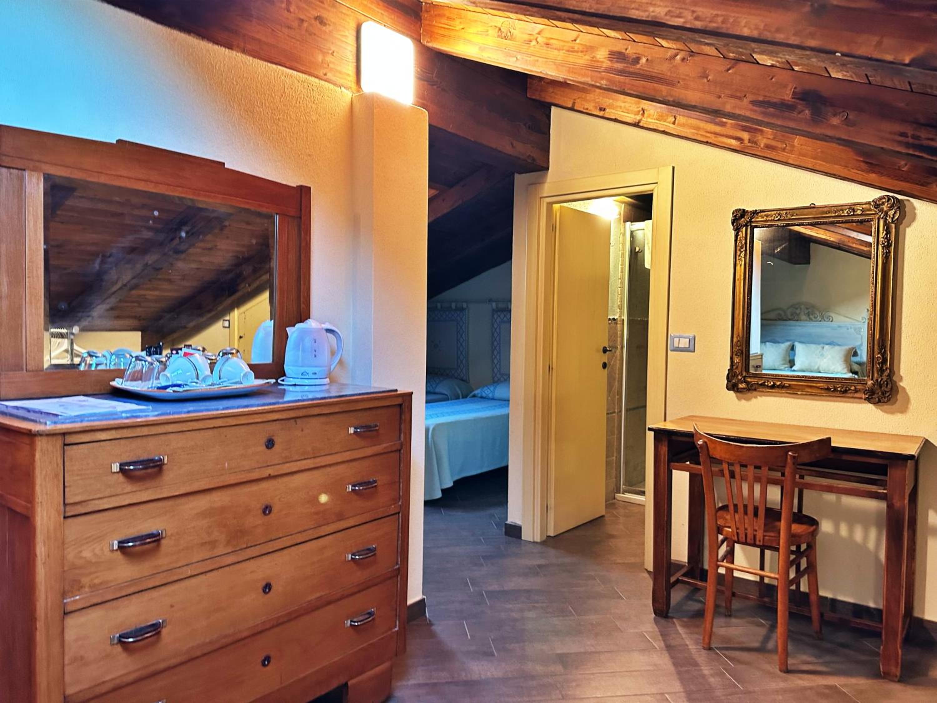 Classic Quadruple Room - Photo 37