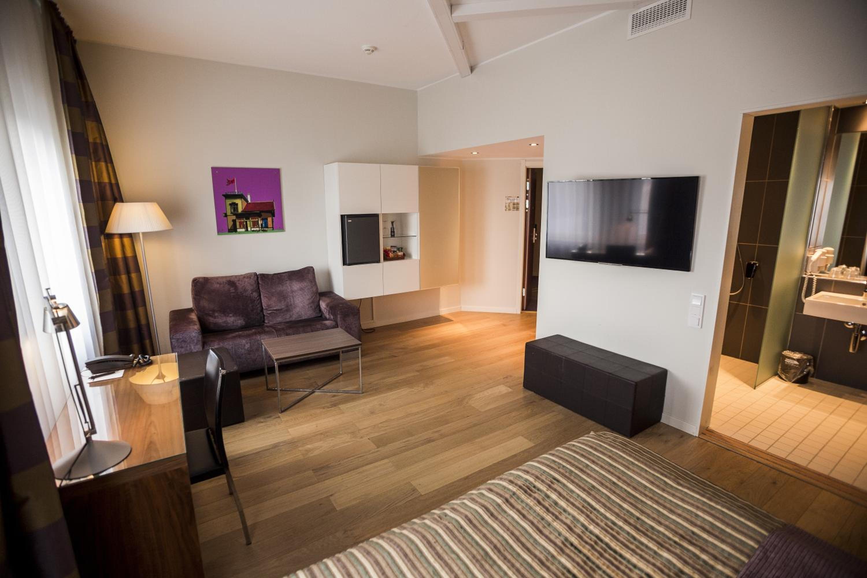 Family Room (2 Adults + 2 Children) - Photo 1