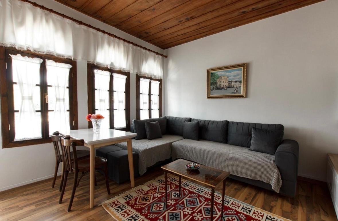 Apartment with Balcony photo 1