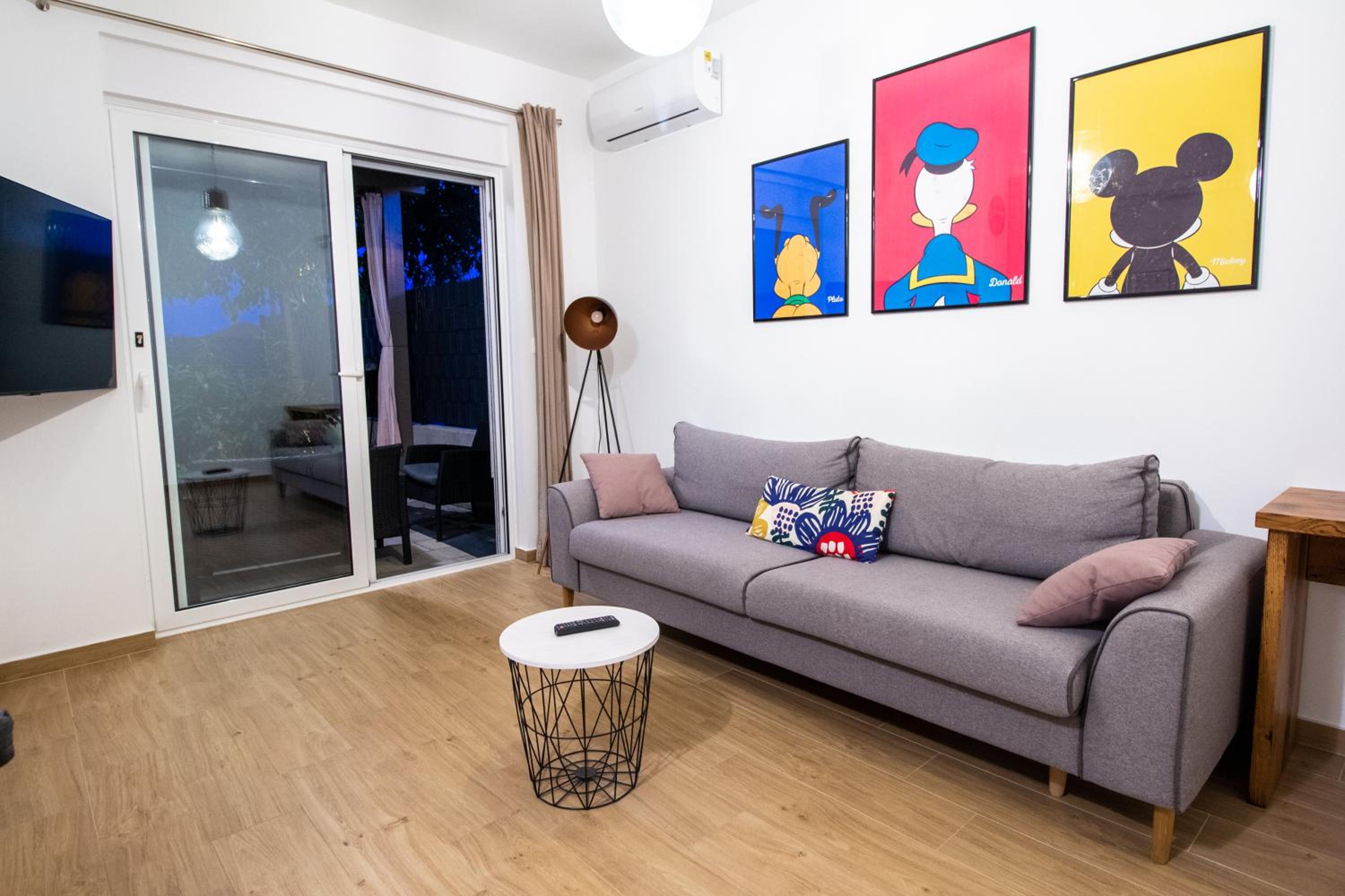 One-Bedroom Apartment