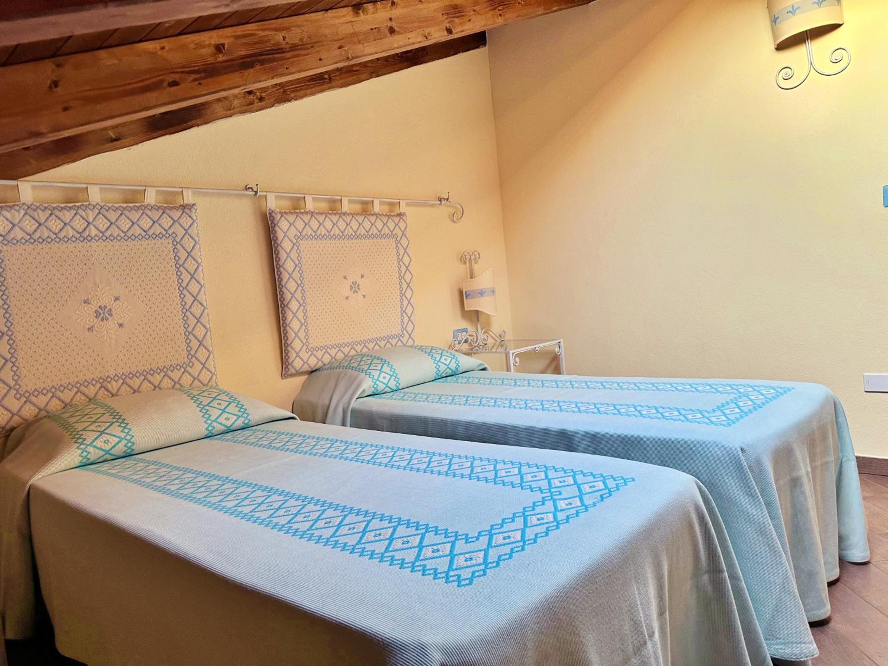 Classic Quadruple Room - Photo 11