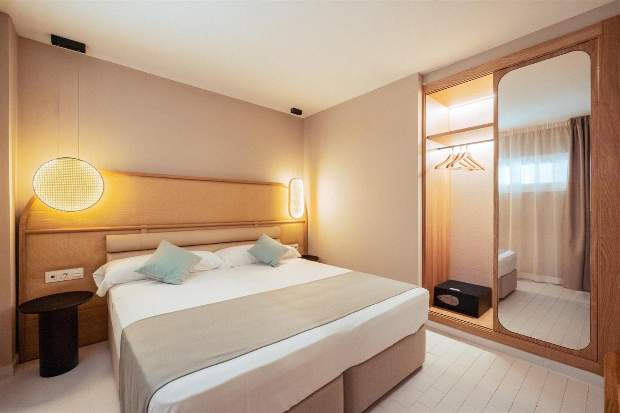 Suite Junior con Vista al Jardín