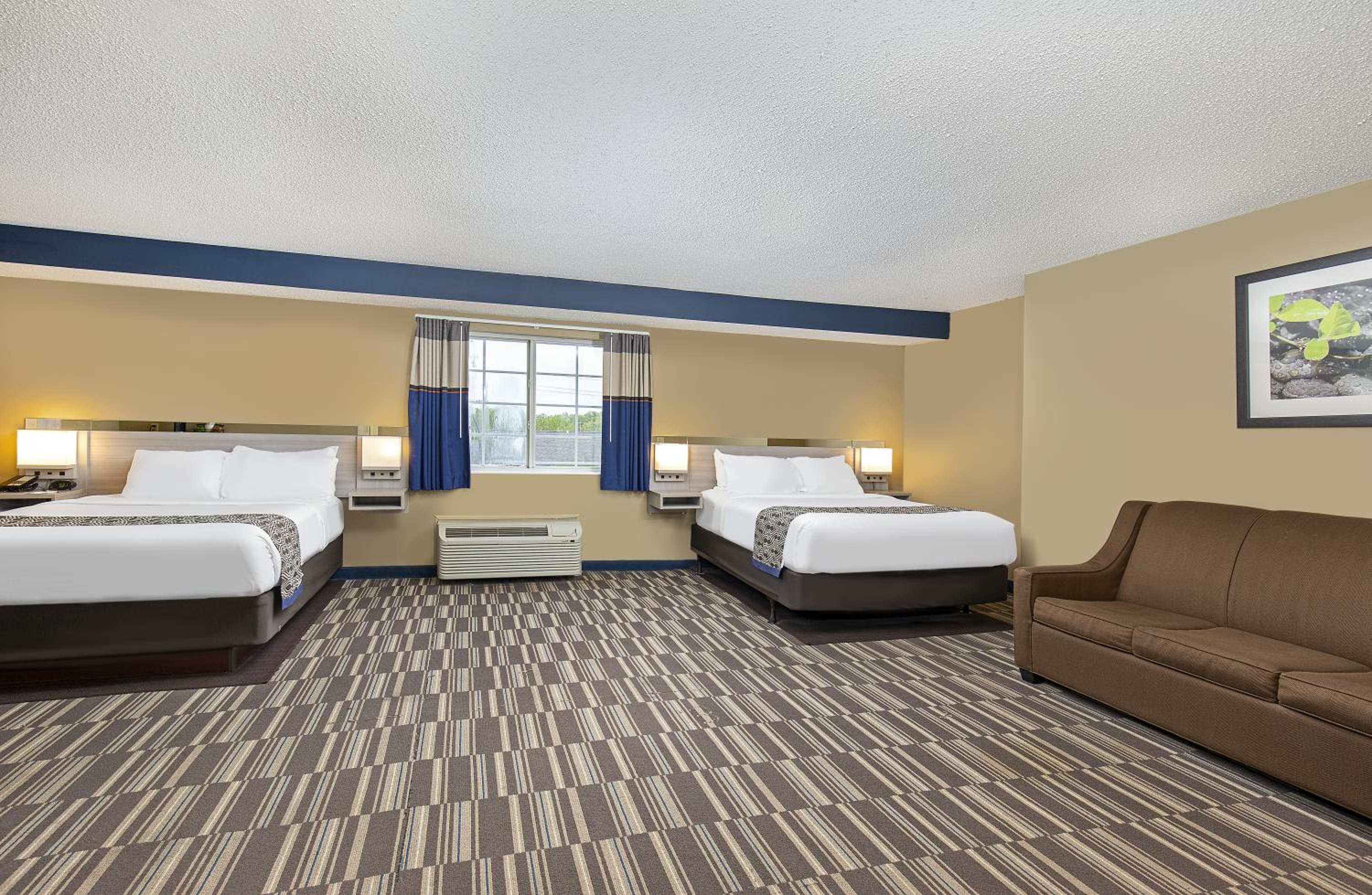 Family Suite with Two Queen Beds and Sofa Bed - Non-Smoking - Photo 1