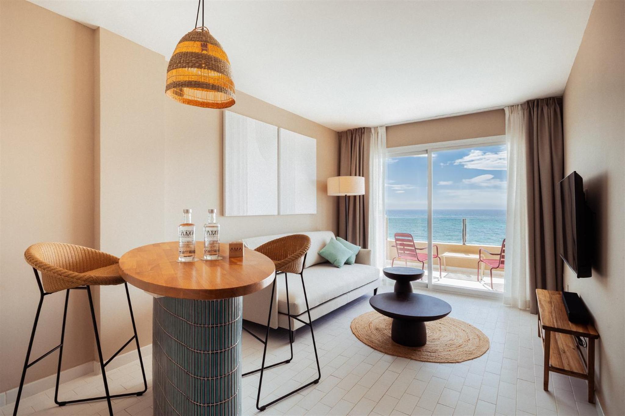 Suite Junior con vista al mar.