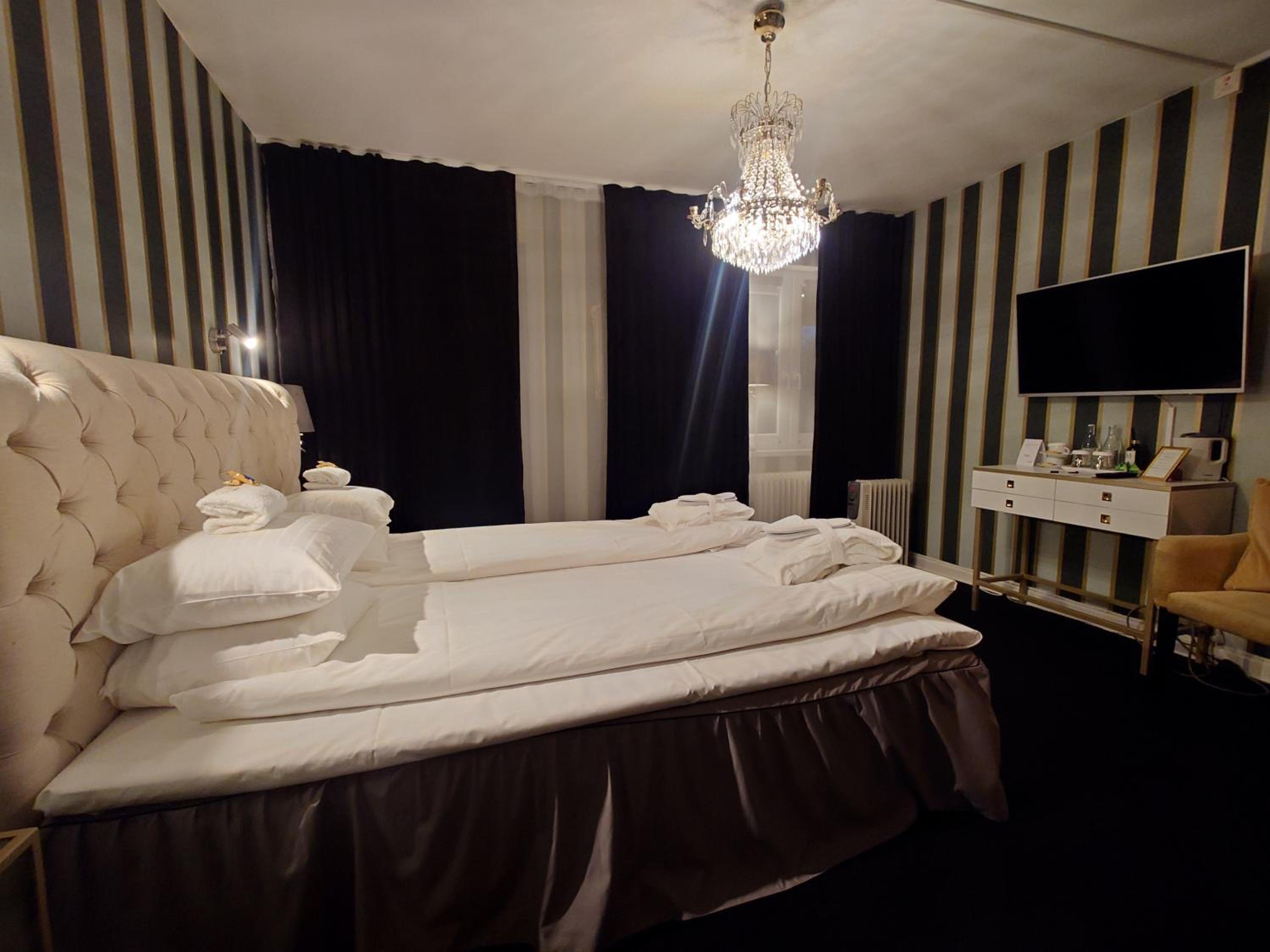 Budget Double Room - Photo 3