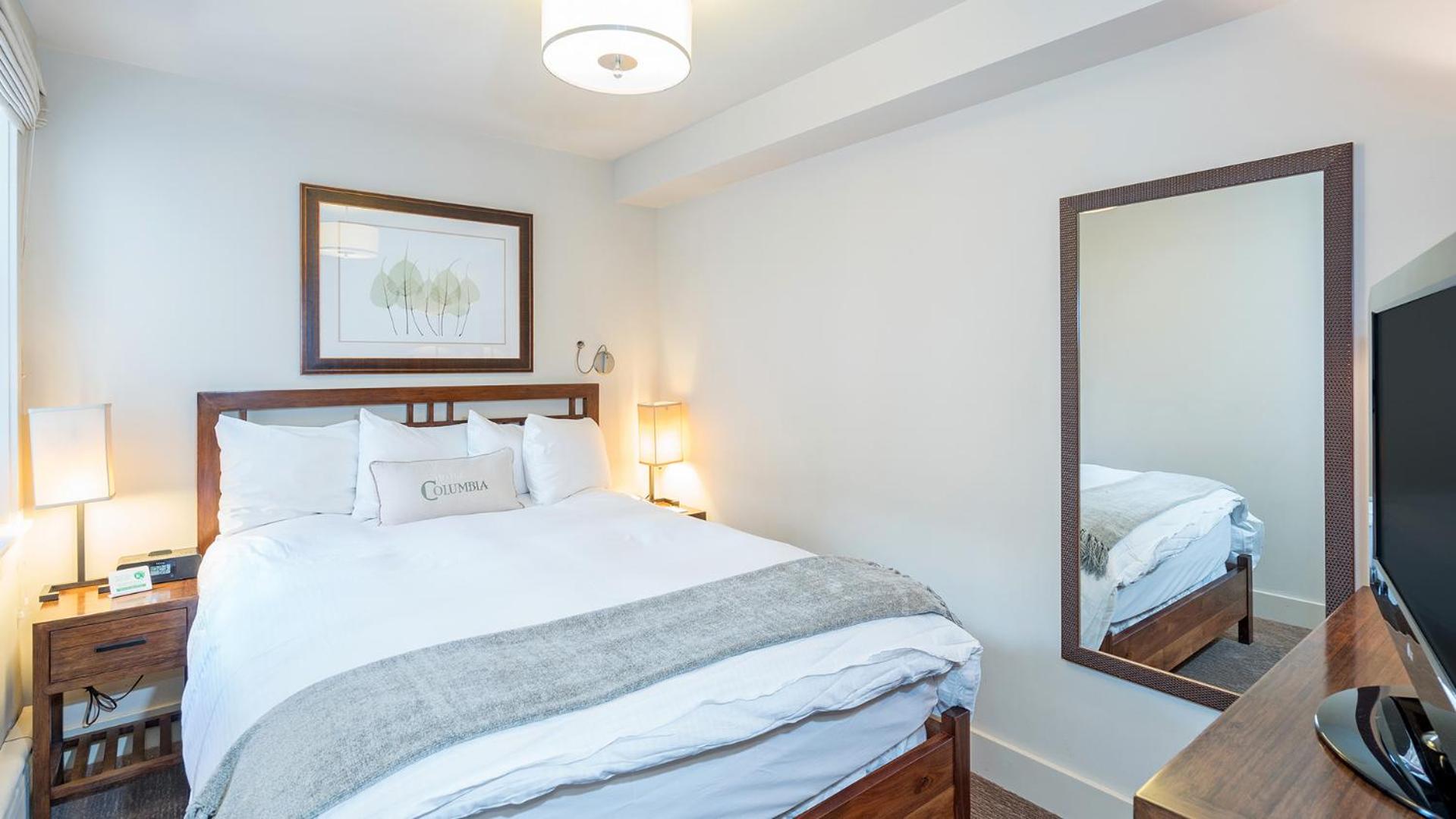 Deluxe King Suite