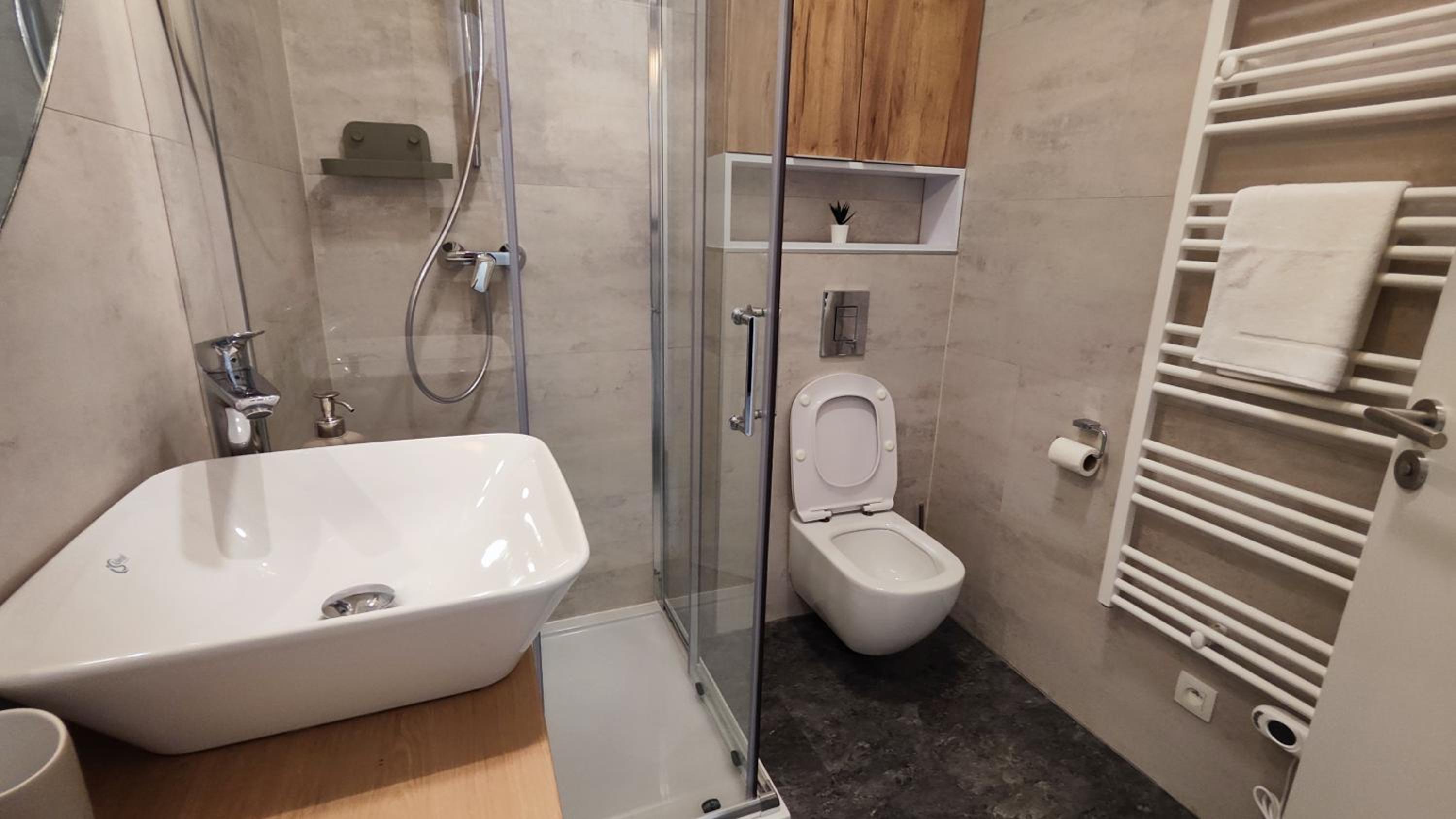 Deluxe Premium Suite - Photo 2