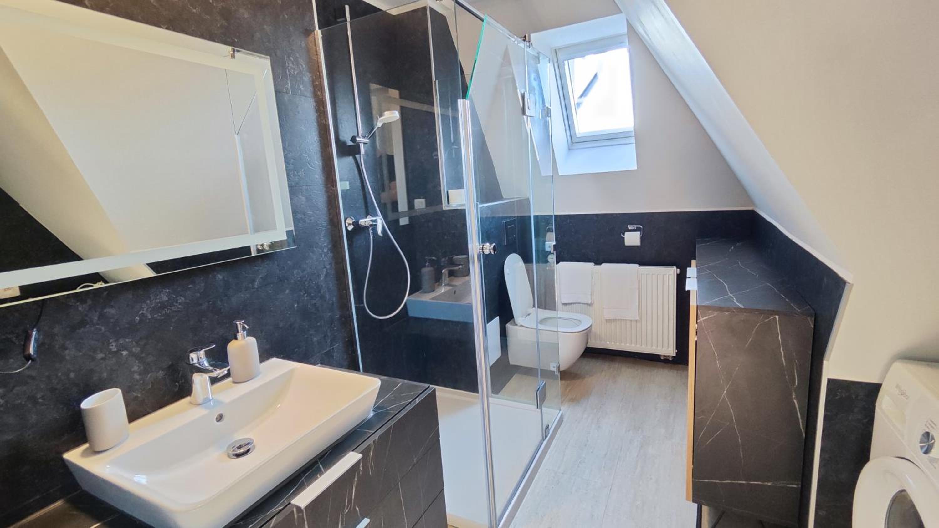 Superior Comfort Suite - Photo 5