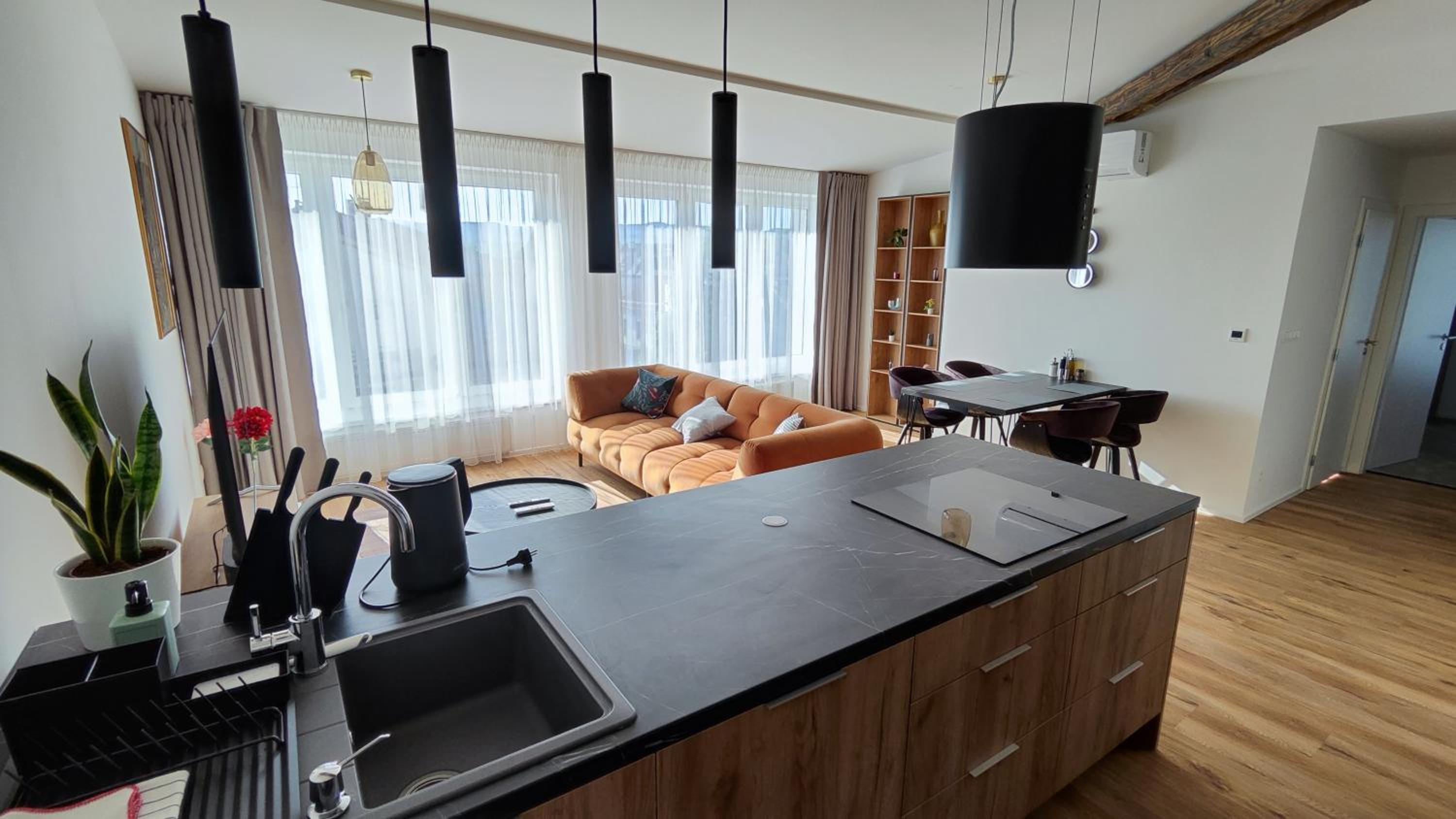 Superior Comfort Suite - Photo 7