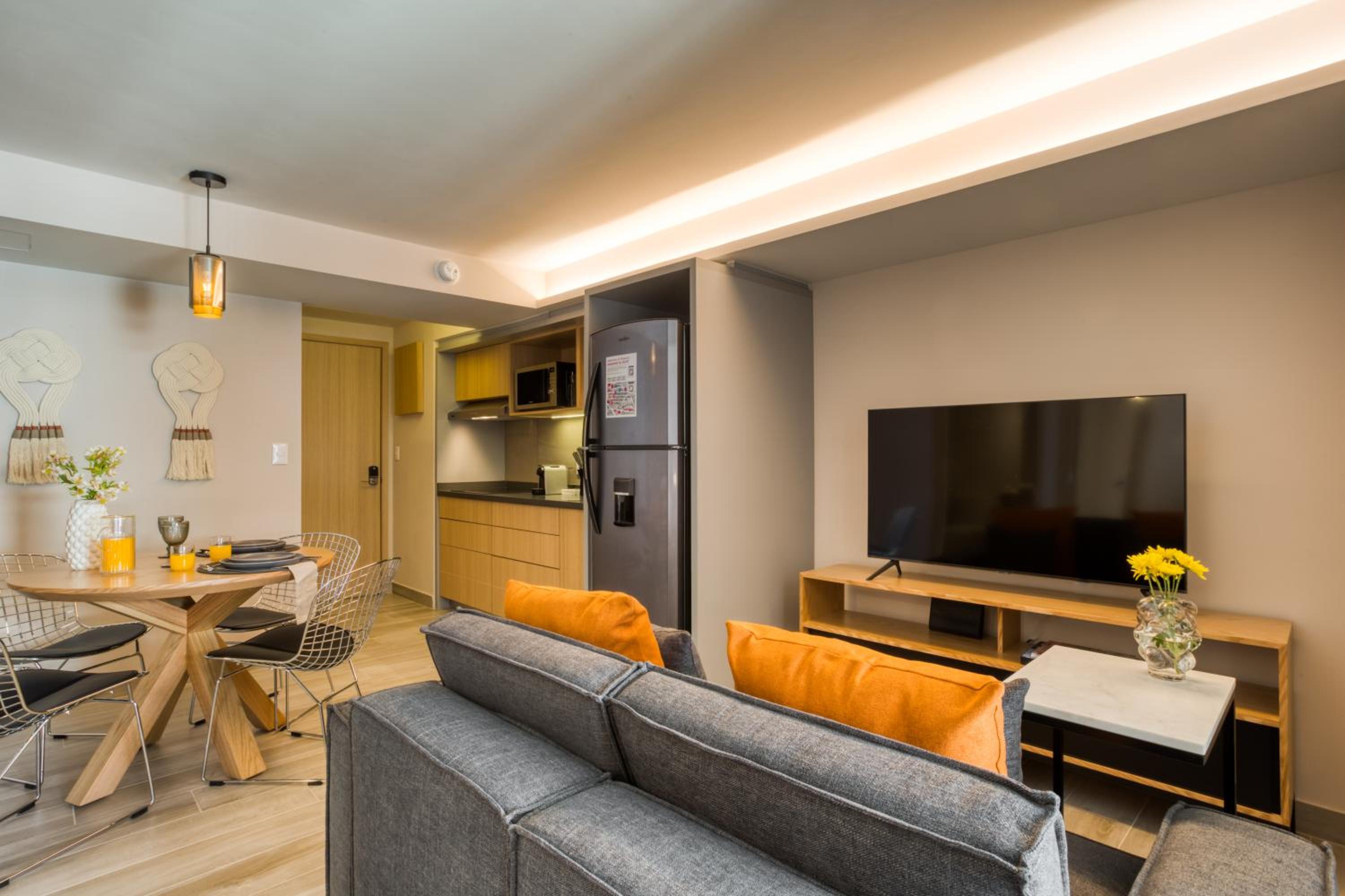 Executive Apartment with Balcony - Photo 6