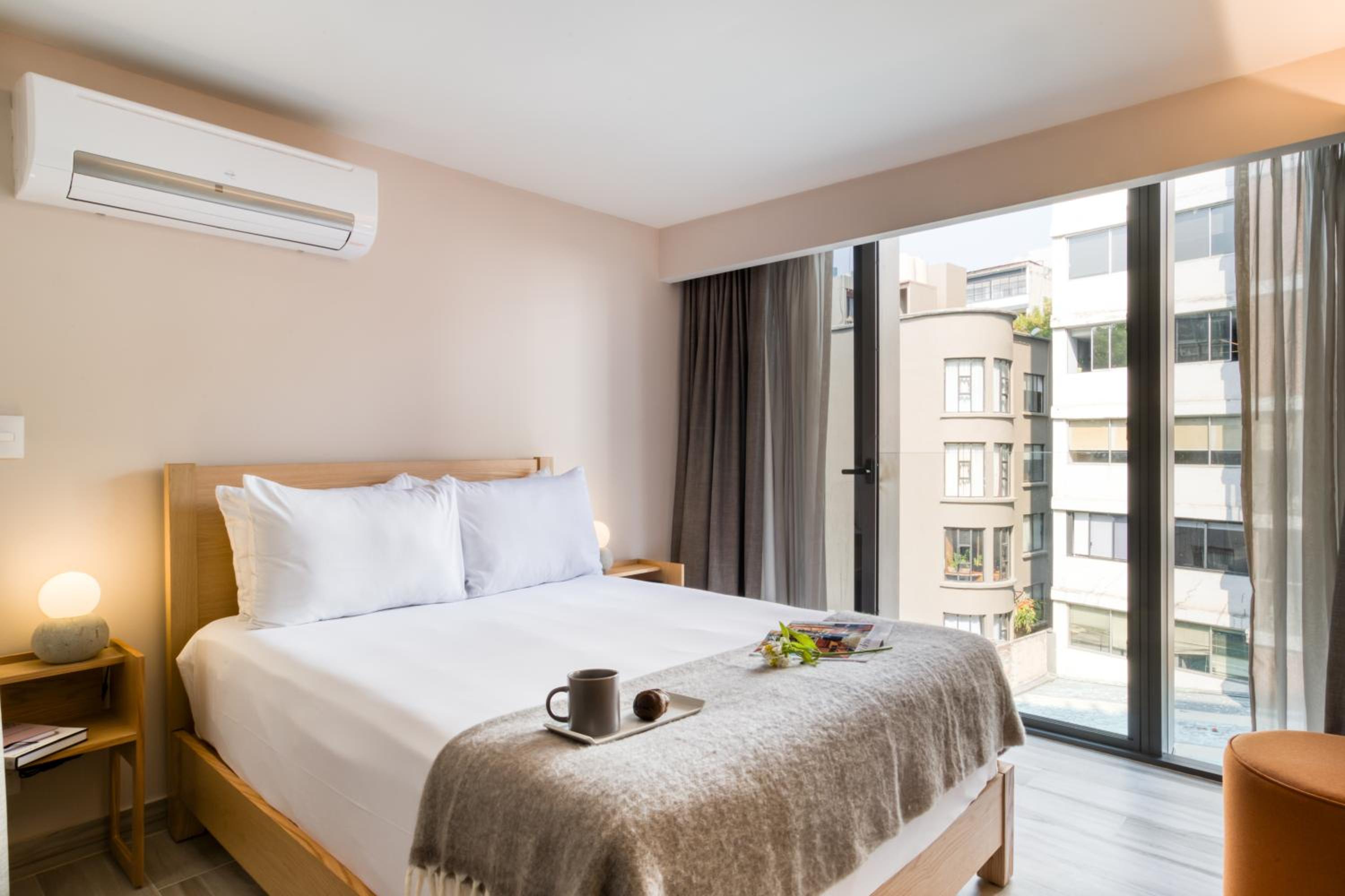 Executive Apartment with Balcony - Photo 4