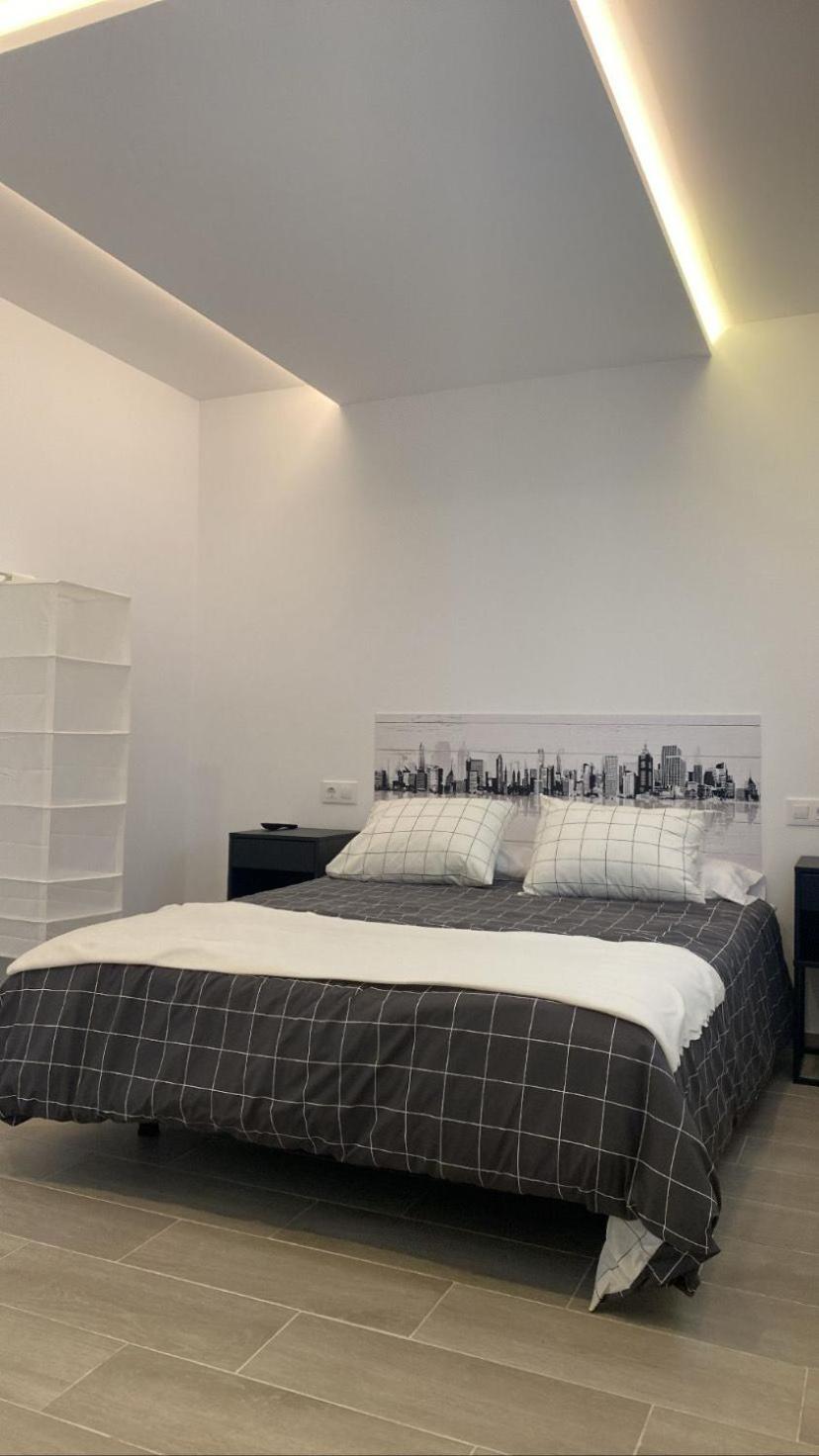 One-Bedroom Apartment photo 3