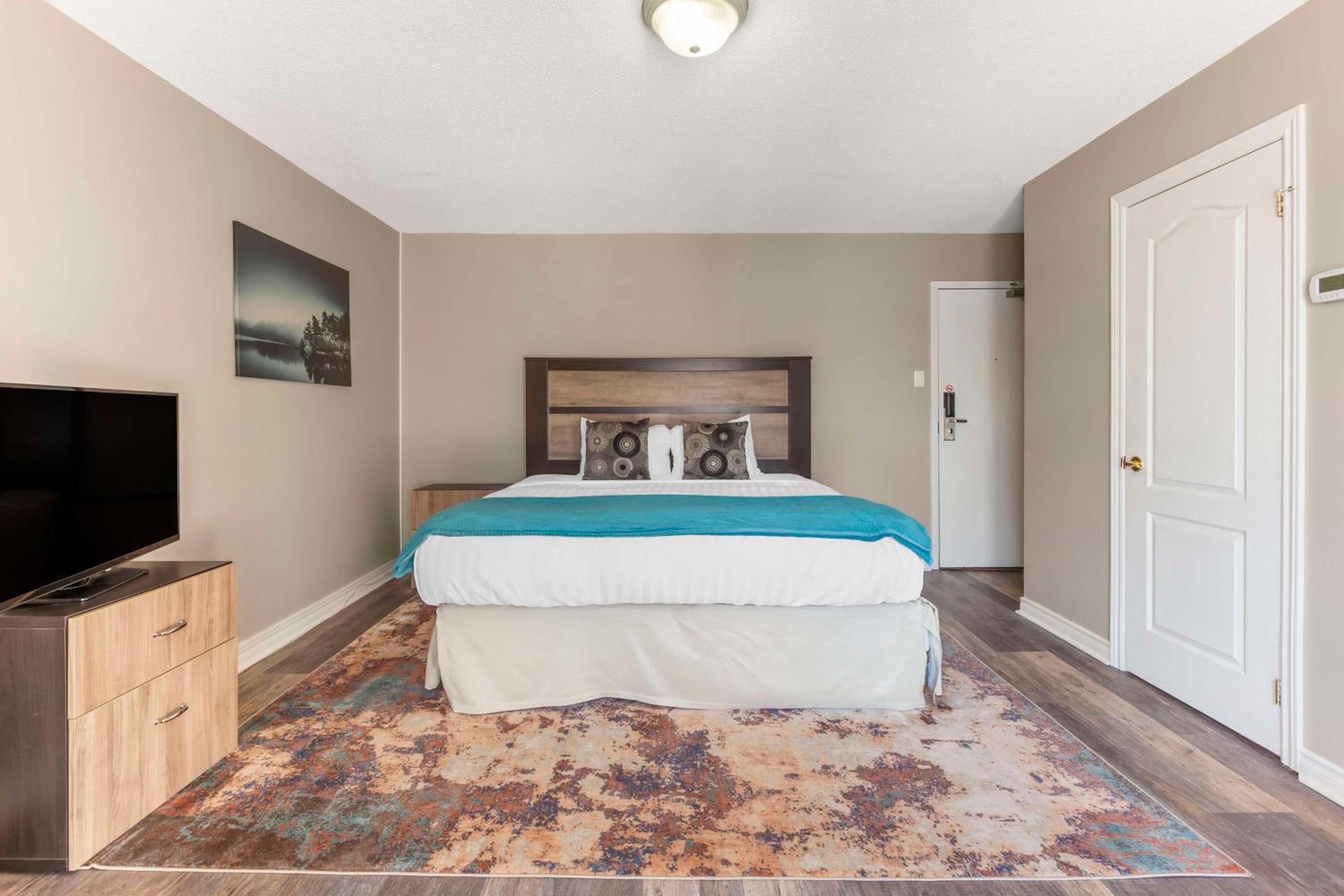King Room with Jetted Tub