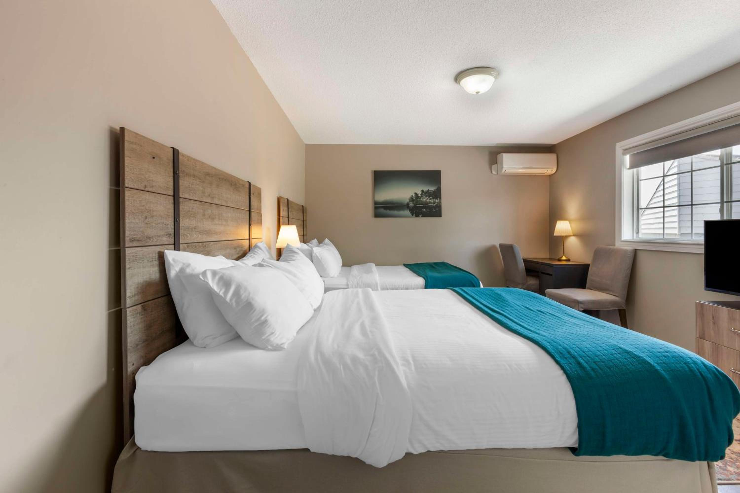 Triple Room with Lake View - Non-Smoking