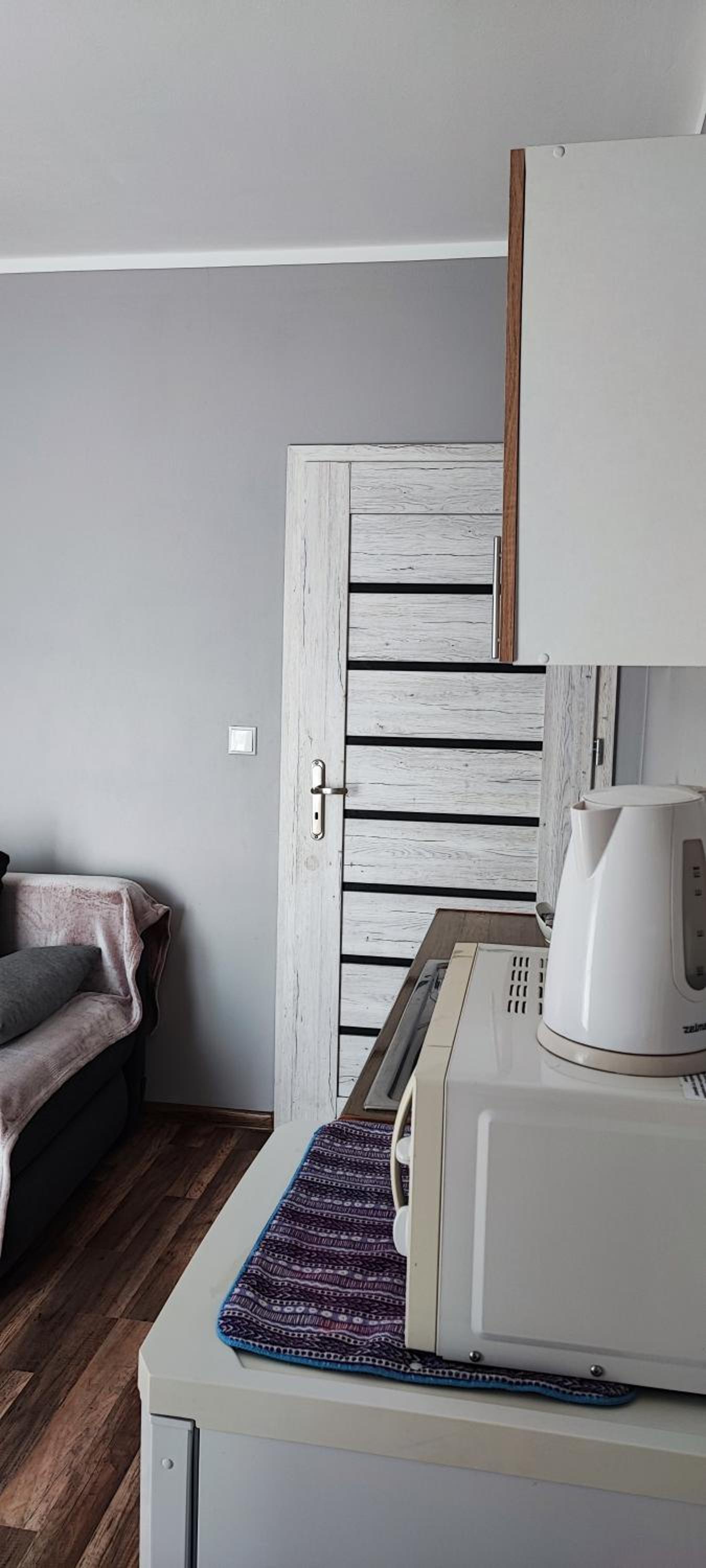 Quadruple Room with Bathroom - Photo 9