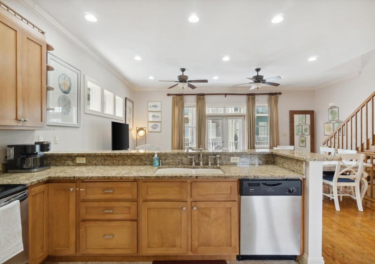 Four-Bedroom House photo 2
