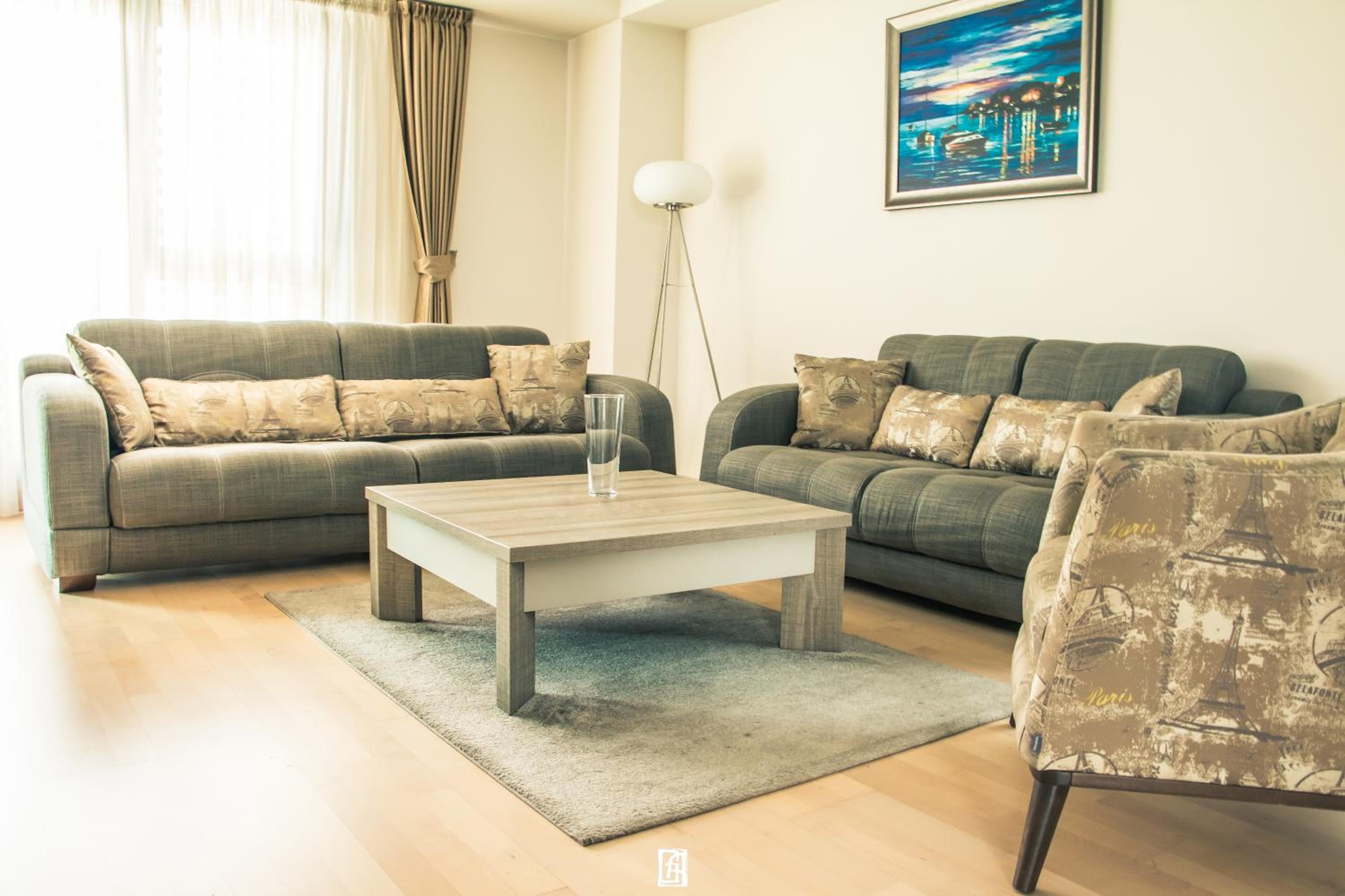 Apartment with Terrace - Photo 5