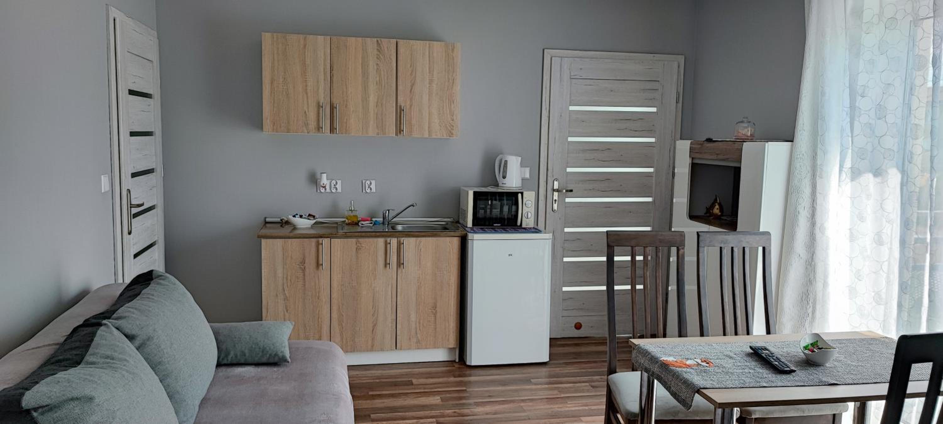 Quadruple Room with Bathroom - Photo 6