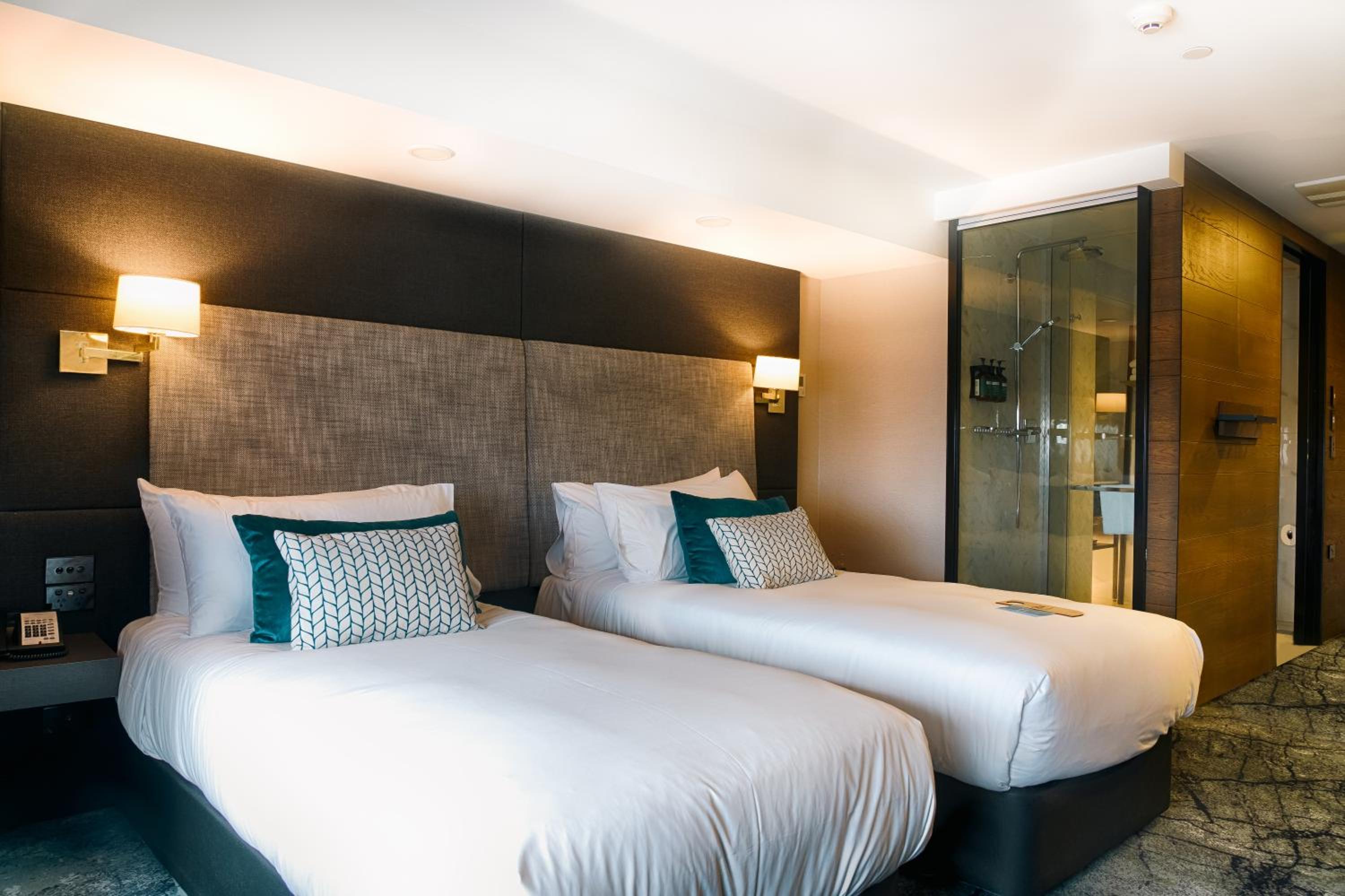 Standard Room with Two Single Beds