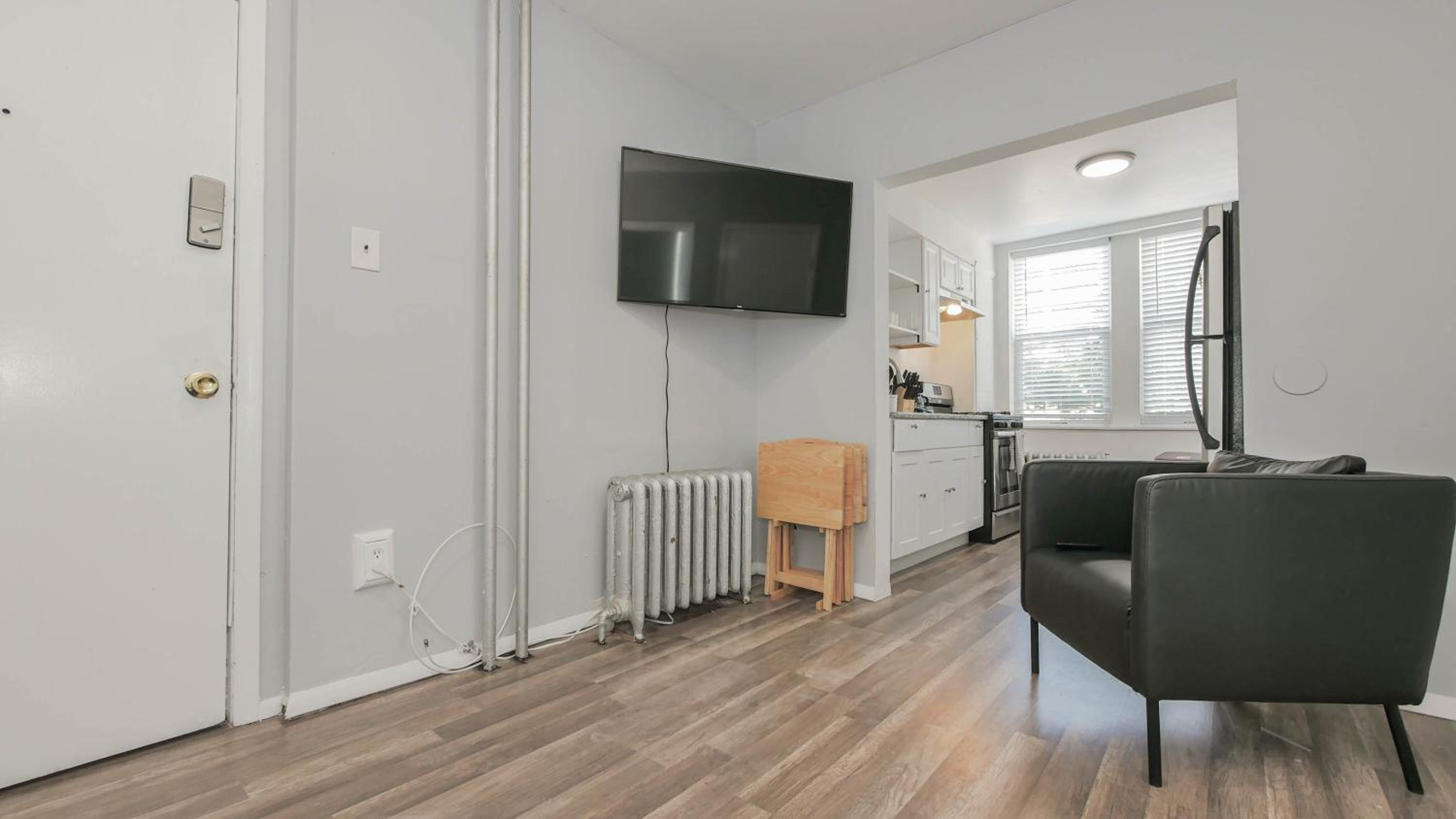 Apartment photo 2