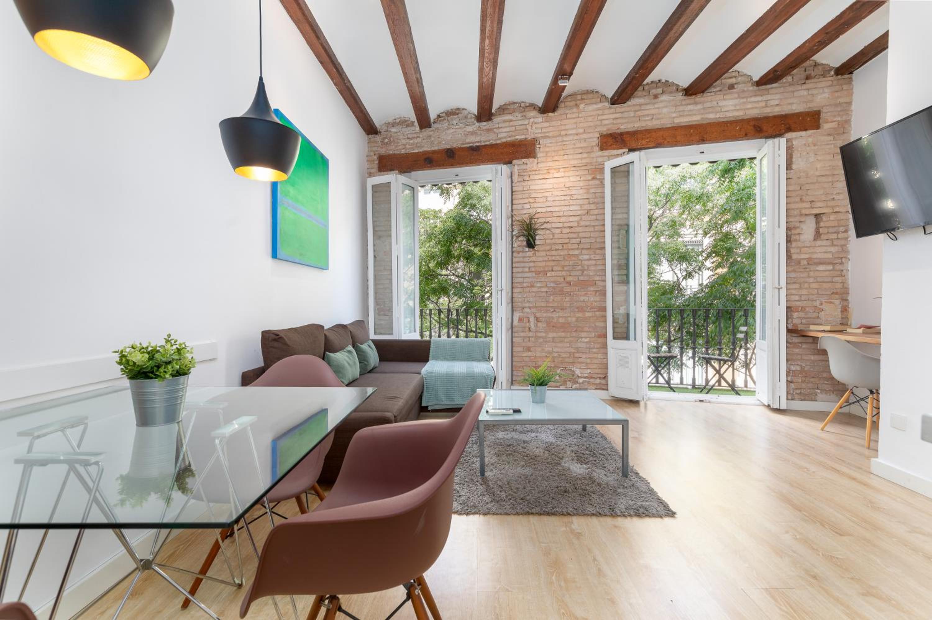 Apartamento con Balcón III