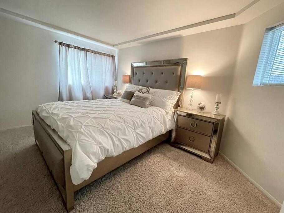 Three-Bedroom House photo 2