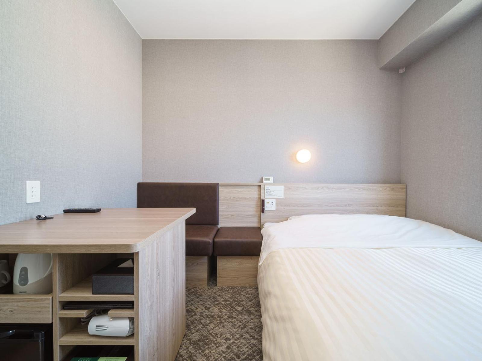 Double Room with Wide Desk - Photo 1
