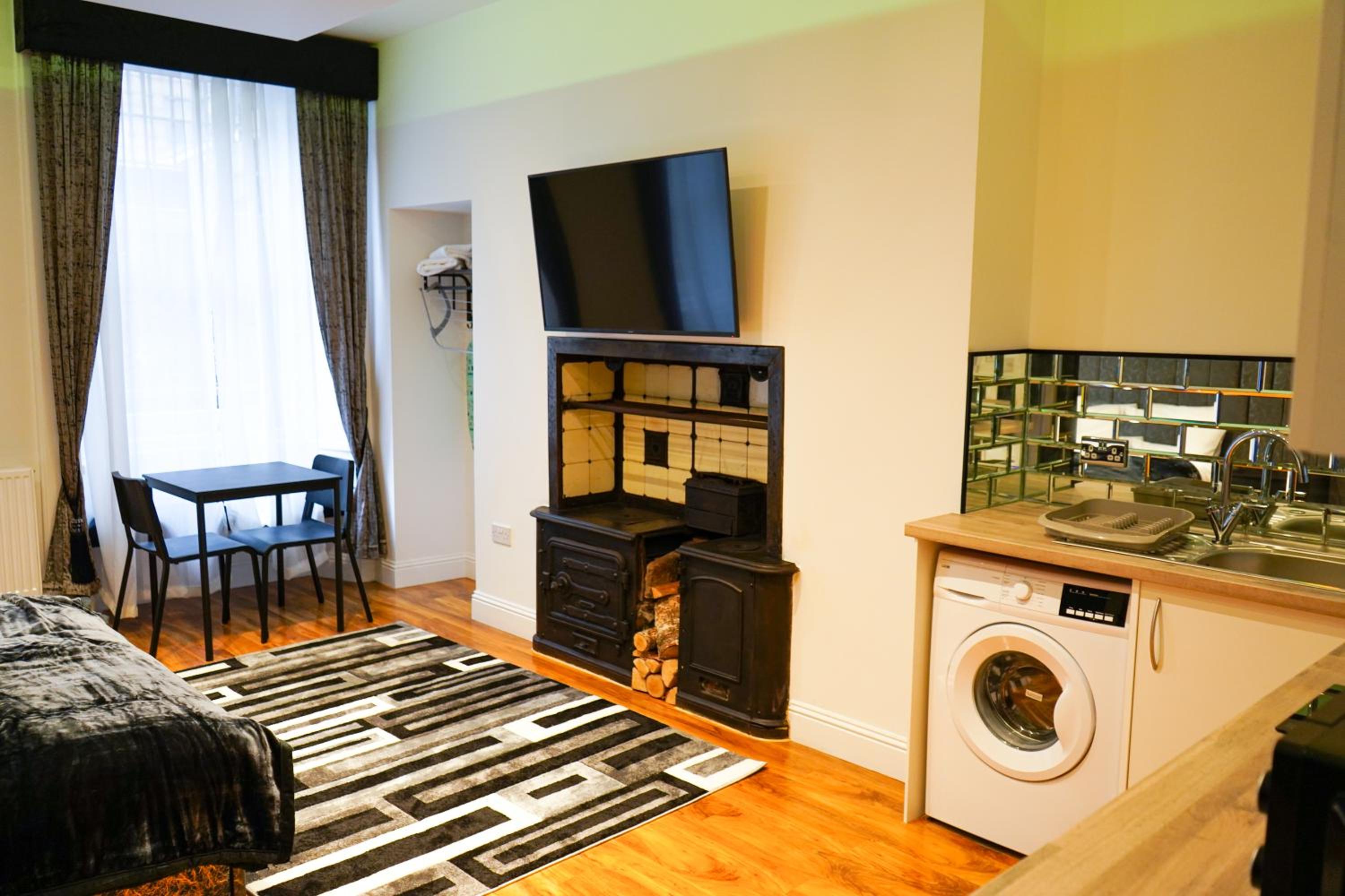 Superior Studio with Fireplace photo 2