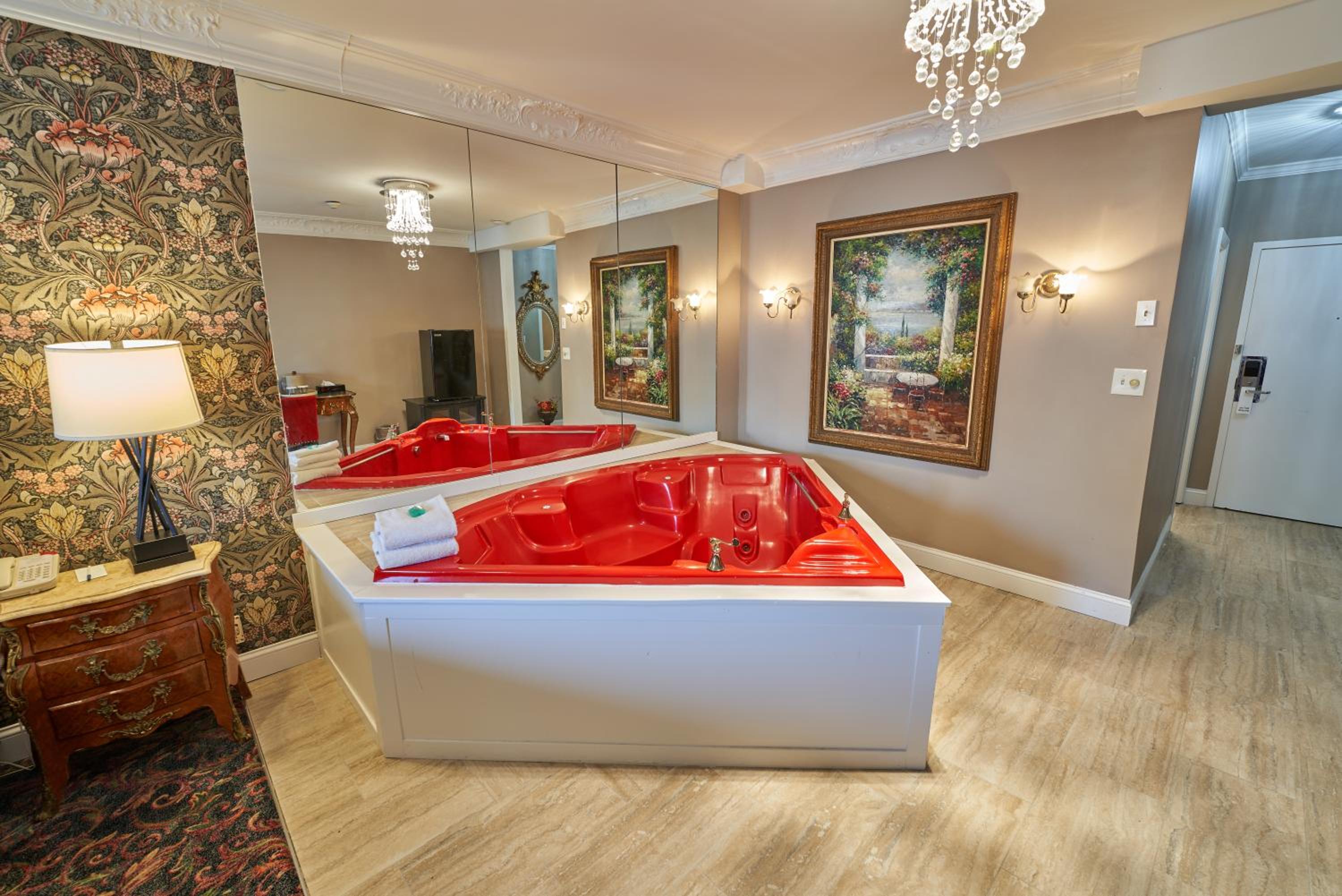Crown Victorian Suite - Photo 6