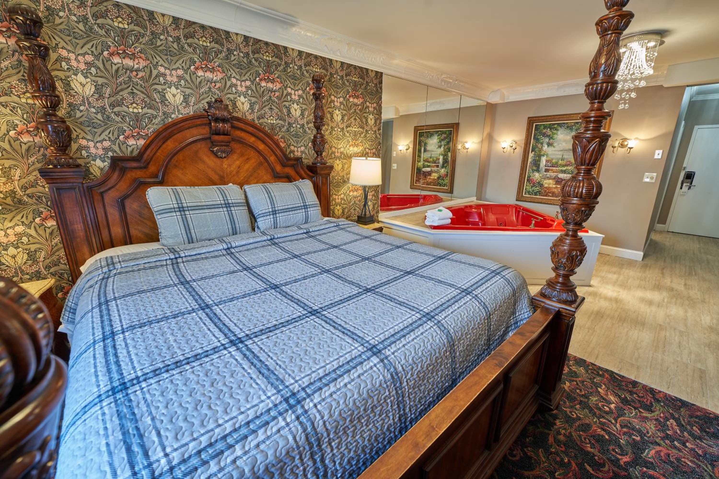 Crown Victorian Suite - Photo 1