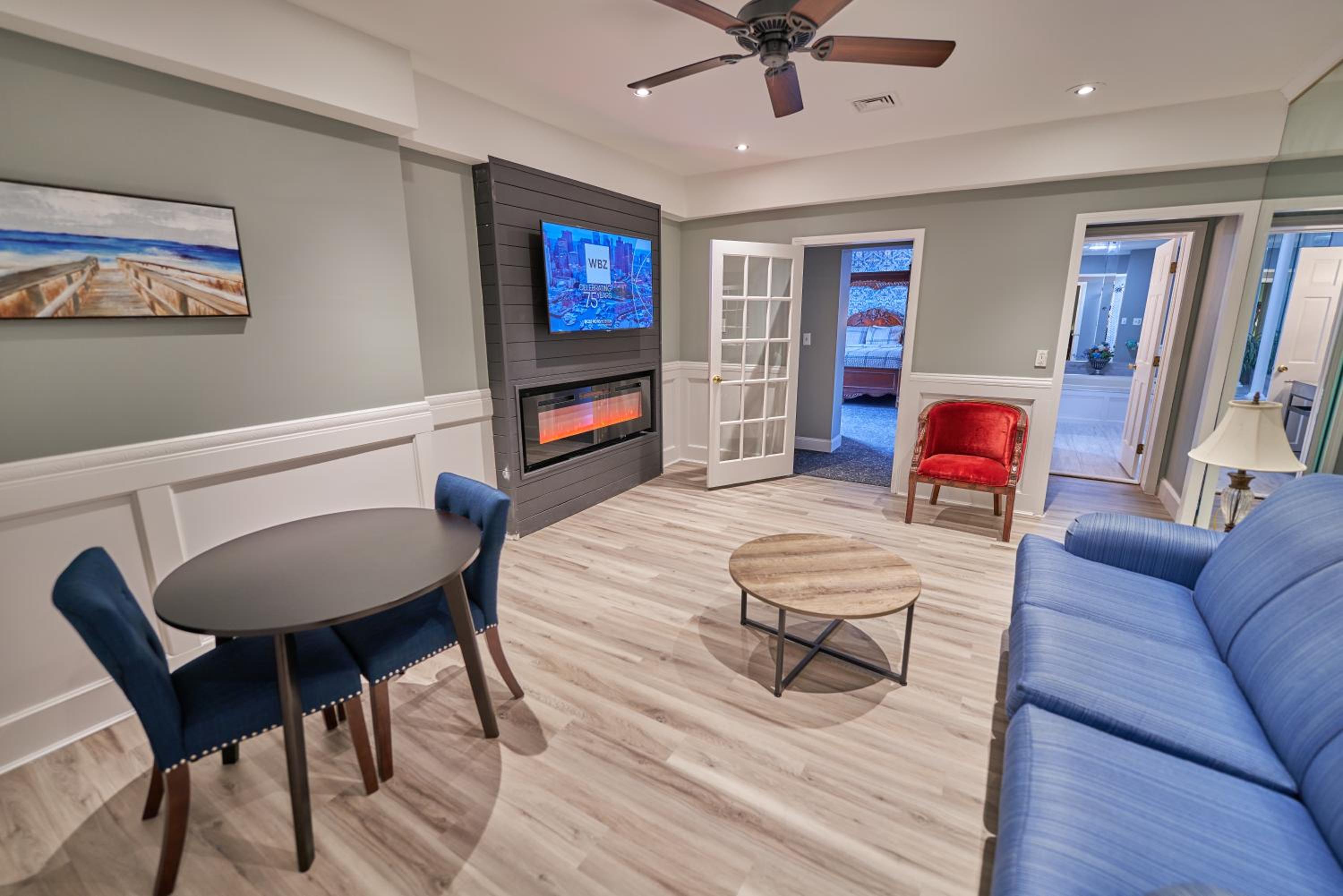 Plaza Suite - Photo 3