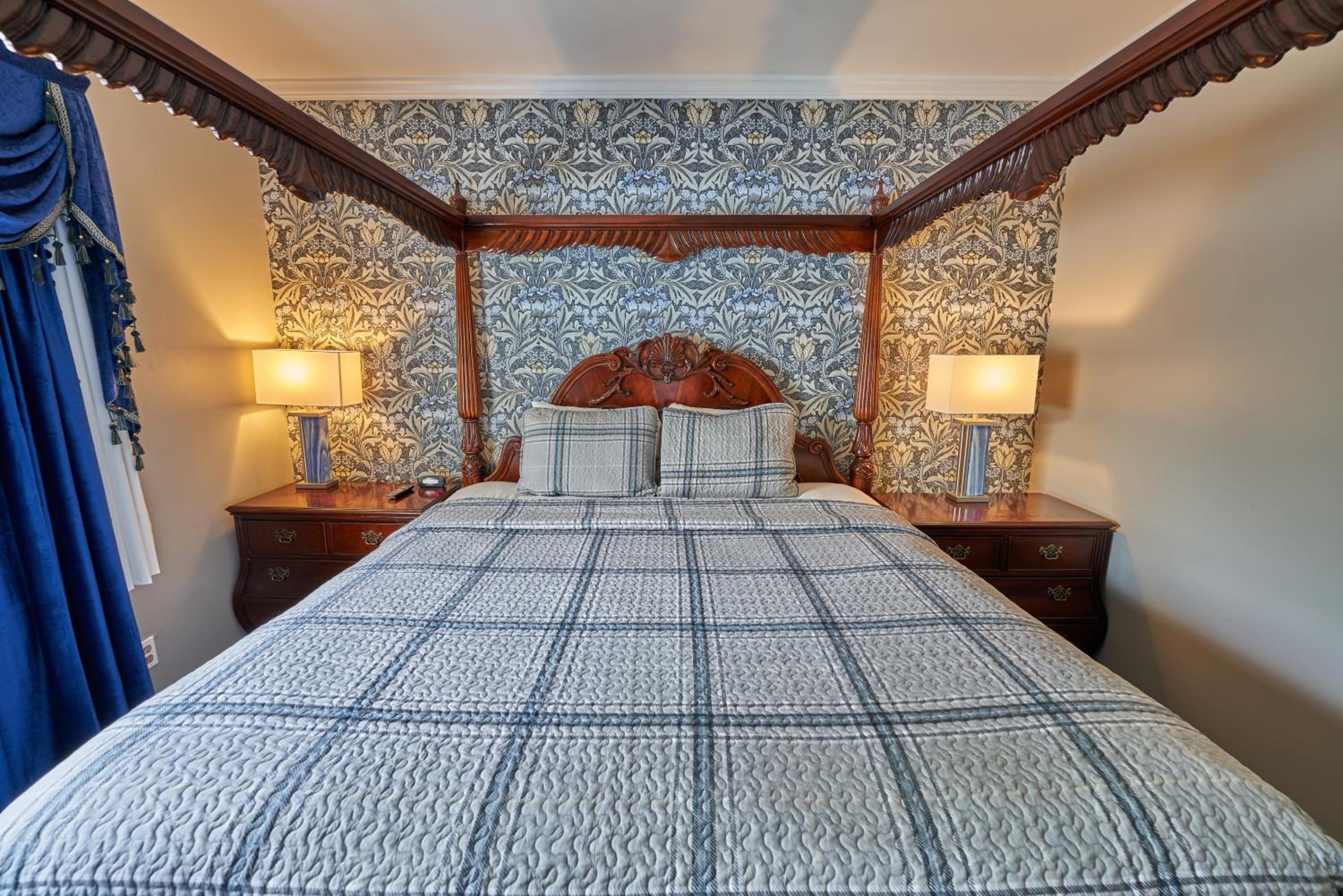 Plaza Suite - Photo 4