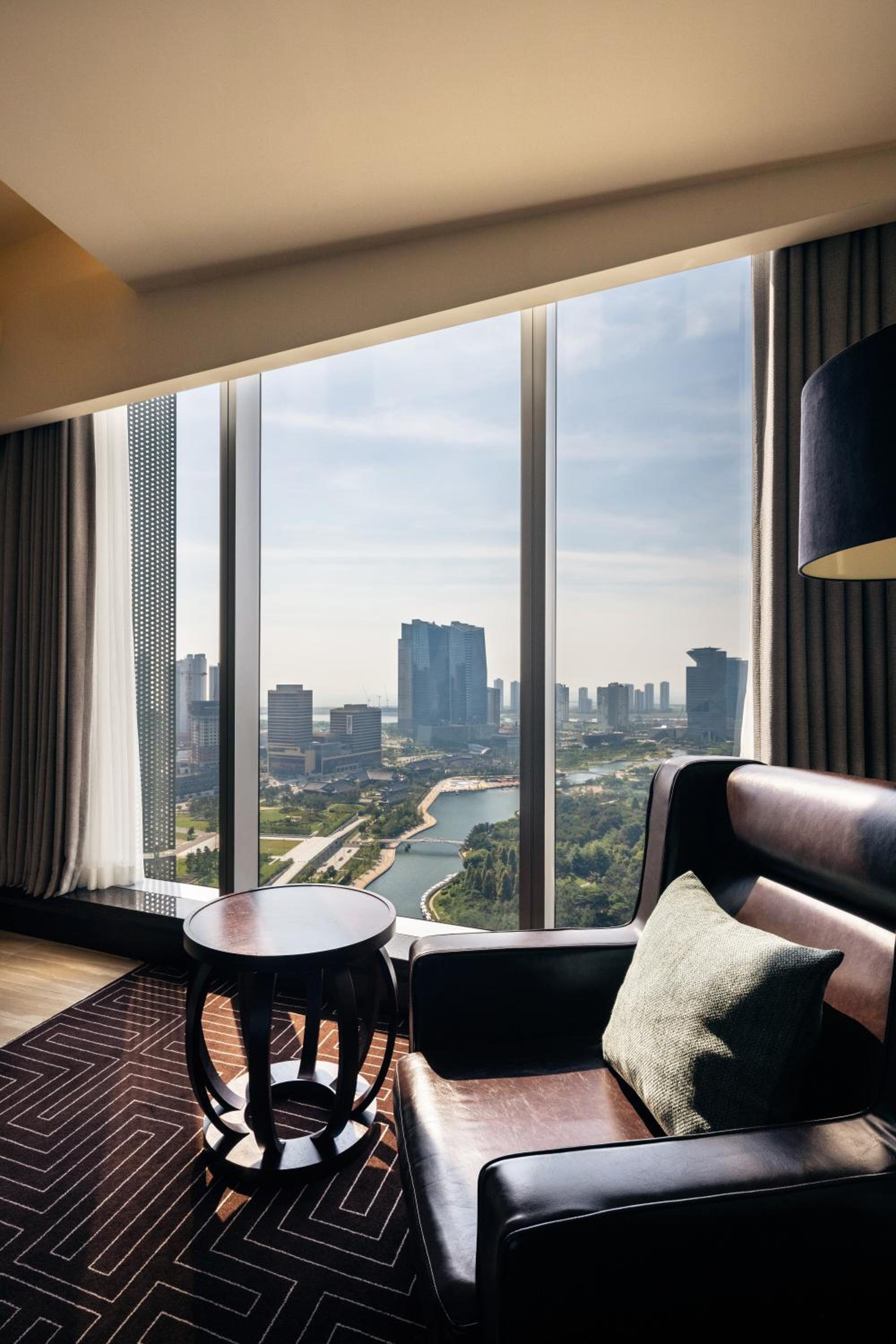 Guest room, 2 Double, Central Park view - Photo 2
